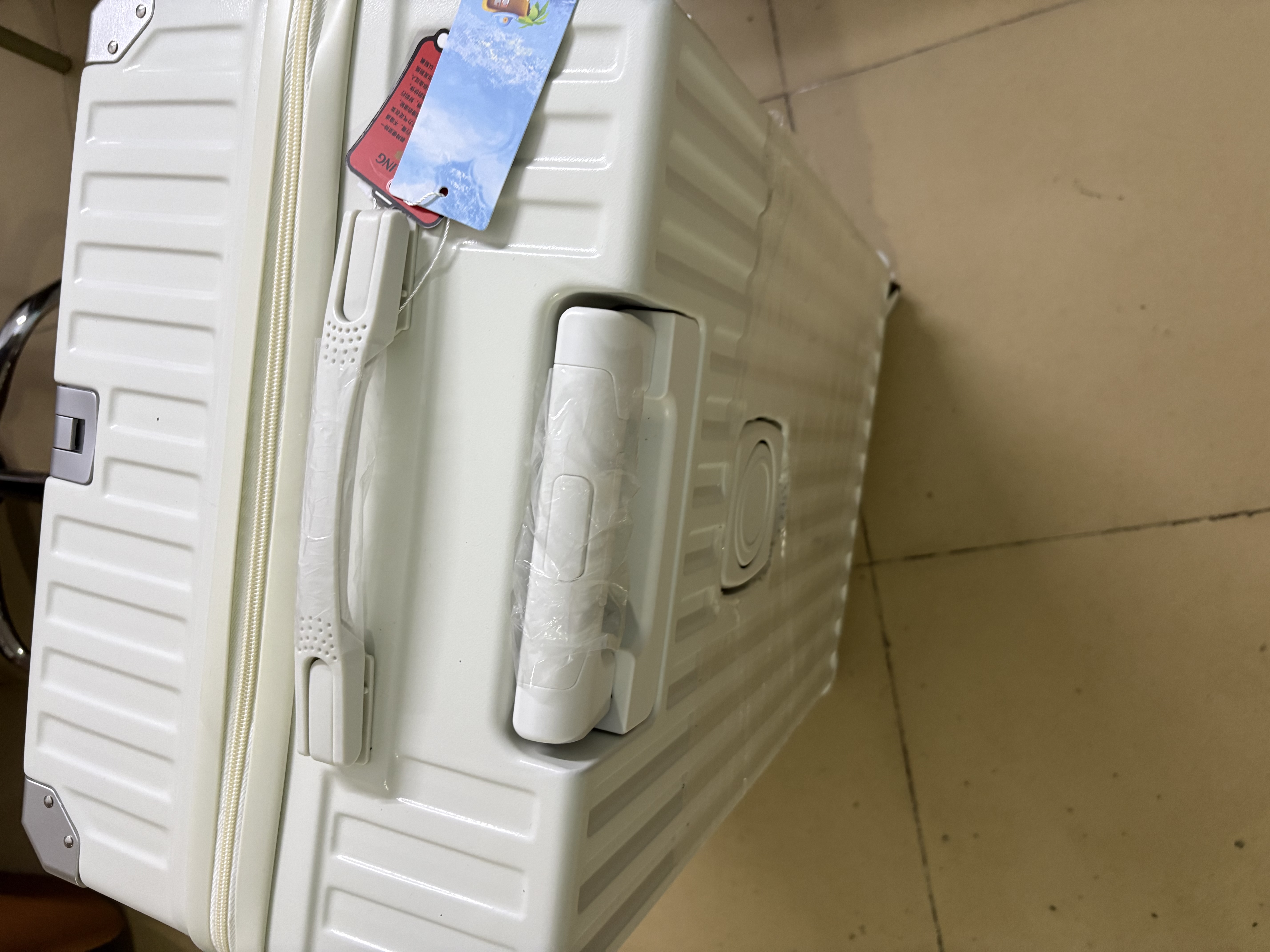 鹃羚行李箱拉杆箱大容量可登机旅行箱男女学生小型密码箱多功能皮箱子 优雅白【杯架+手机支架+双侧挂钩】三层加厚 26英寸 【托运箱】适合7-10天出行 实拍图