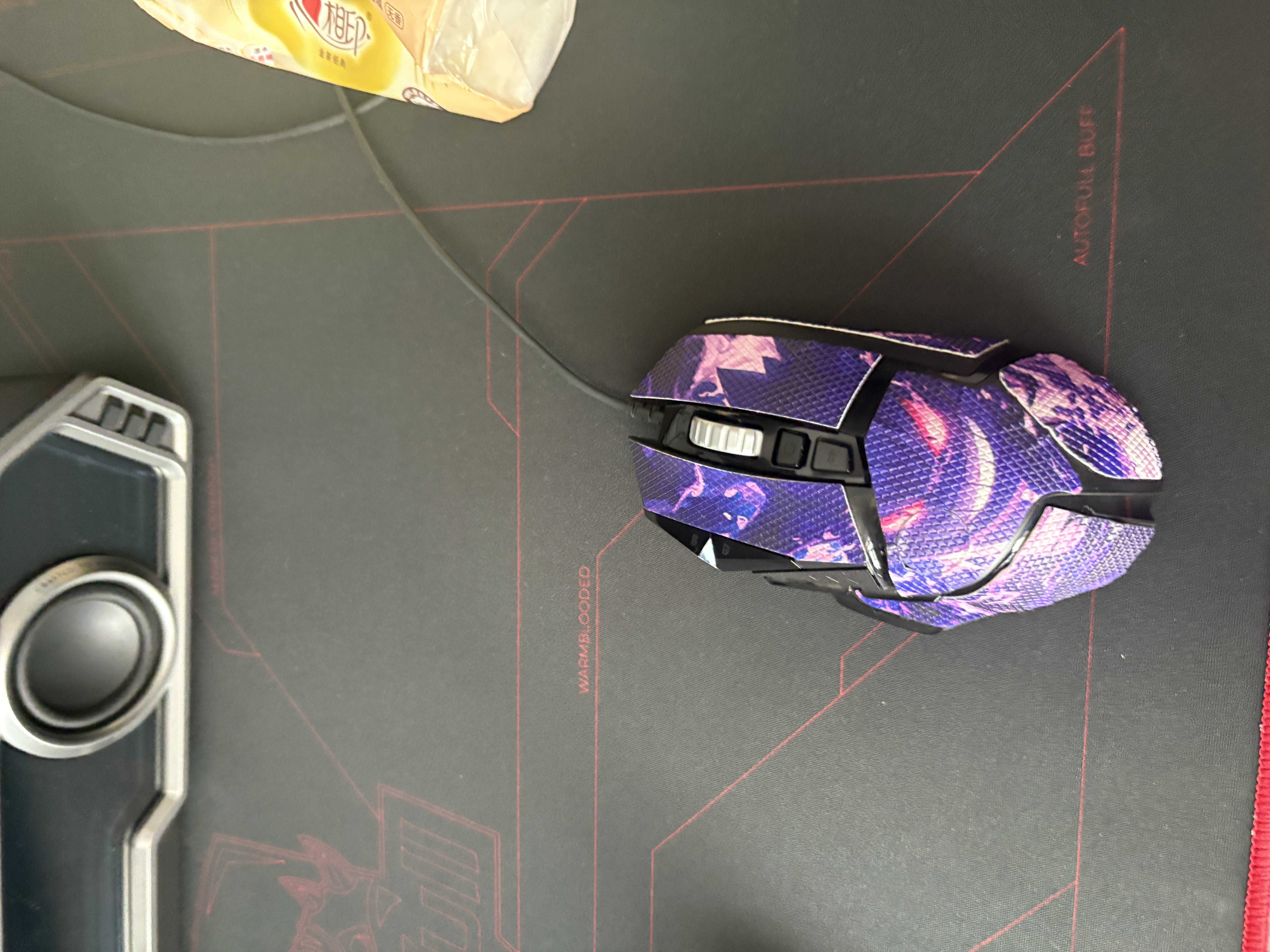 罗技（G） G502 HERO主宰者 有线鼠标 游戏鼠标  g502hero  可配重HERO引擎 礼盒送男友 RGB炫彩灯光 G502H（蓝紫防滑贴） 实拍图