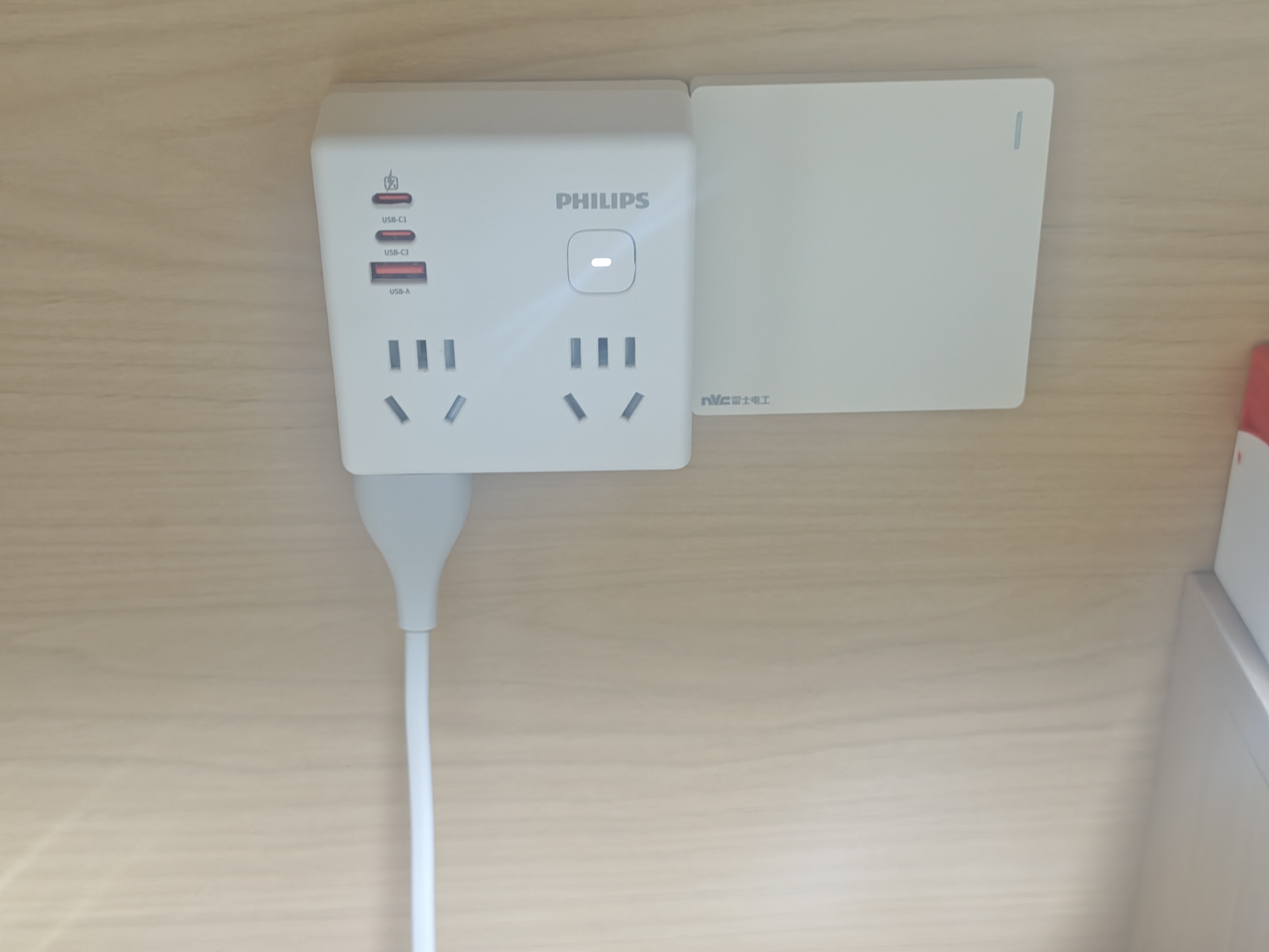 飞利浦（PHILIPS）86型插座转换器PD67W快充宿舍转换插头扩展面板usb一转多插座多功能插板无线总控一转7 电源转换器 实拍图