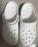 卡骆驰（CROCS）檀健次同款经典洞洞鞋轻便百搭女沙滩鞋包头拖鞋男鞋|10001 白色-100(含智必星) 41 /42(260mm) 实拍图
