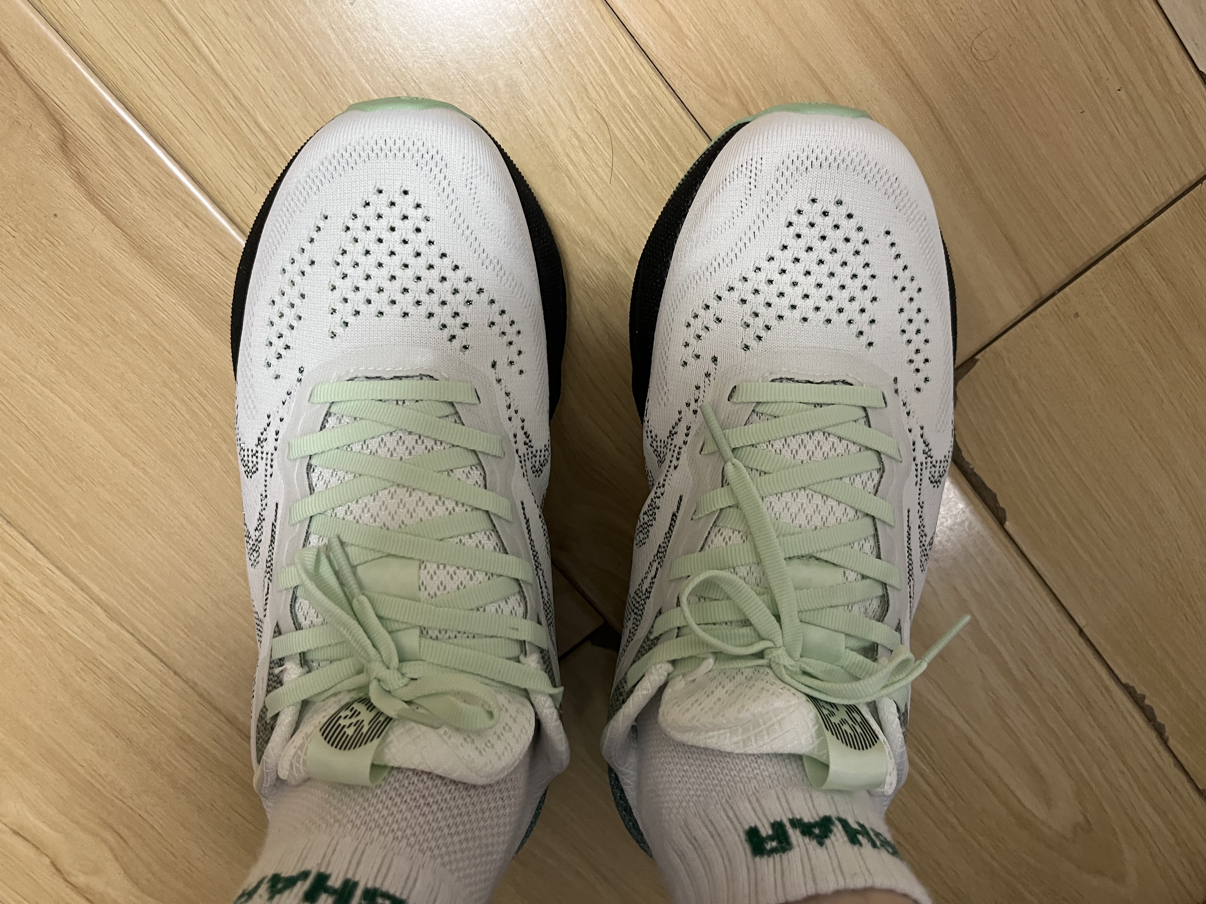 必迈（bmai）新款远征者6.0跑鞋缓震跑步鞋跳绳厚底防滑男女运动鞋 青蛇 （金属绿/暴风白/沧浪绿） 42 实拍图