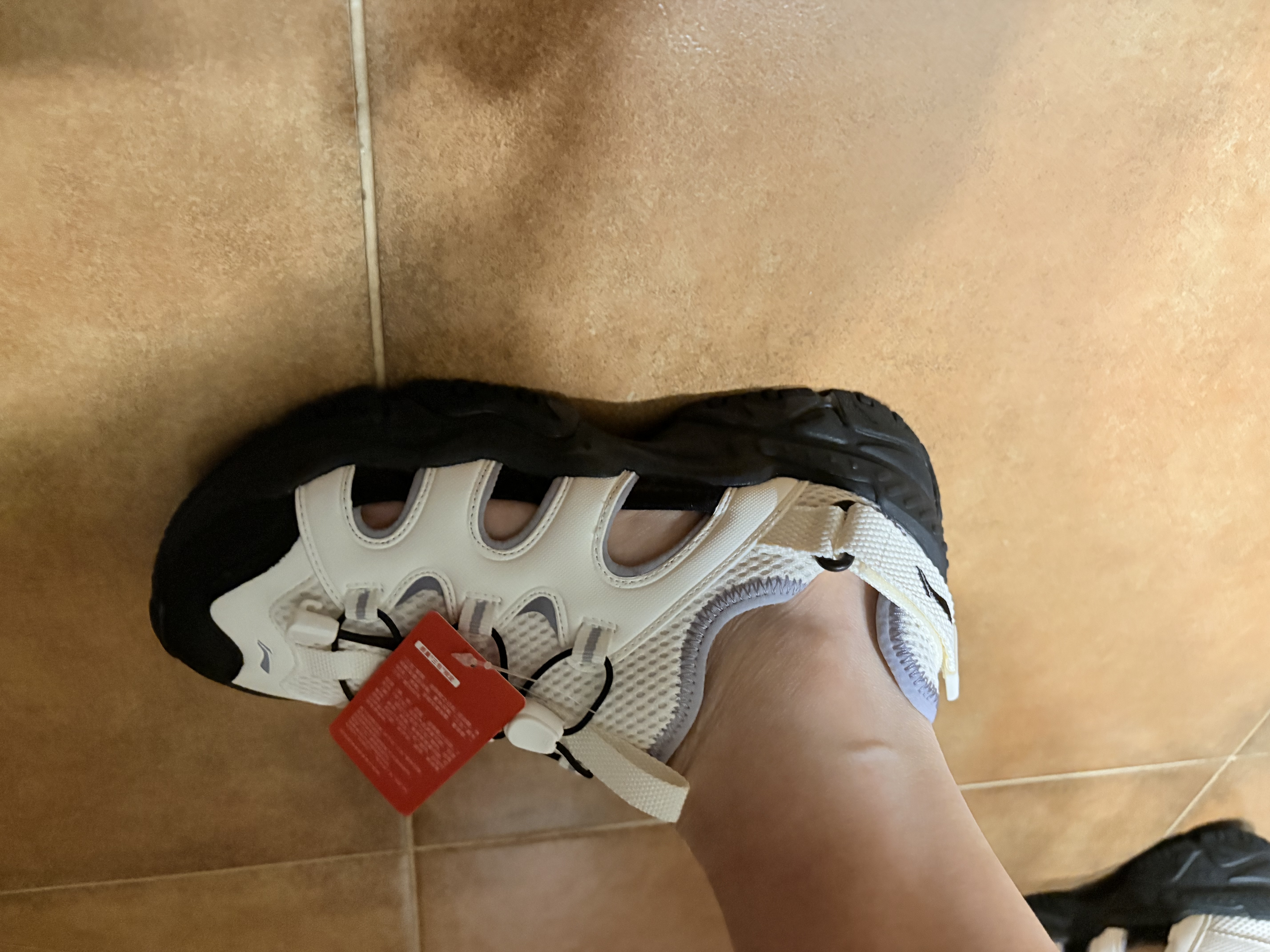 李宁红糖丨潮流凉鞋女春秋山系减震回弹厚底溯溪鞋休闲运动鞋AGUV020 实拍图