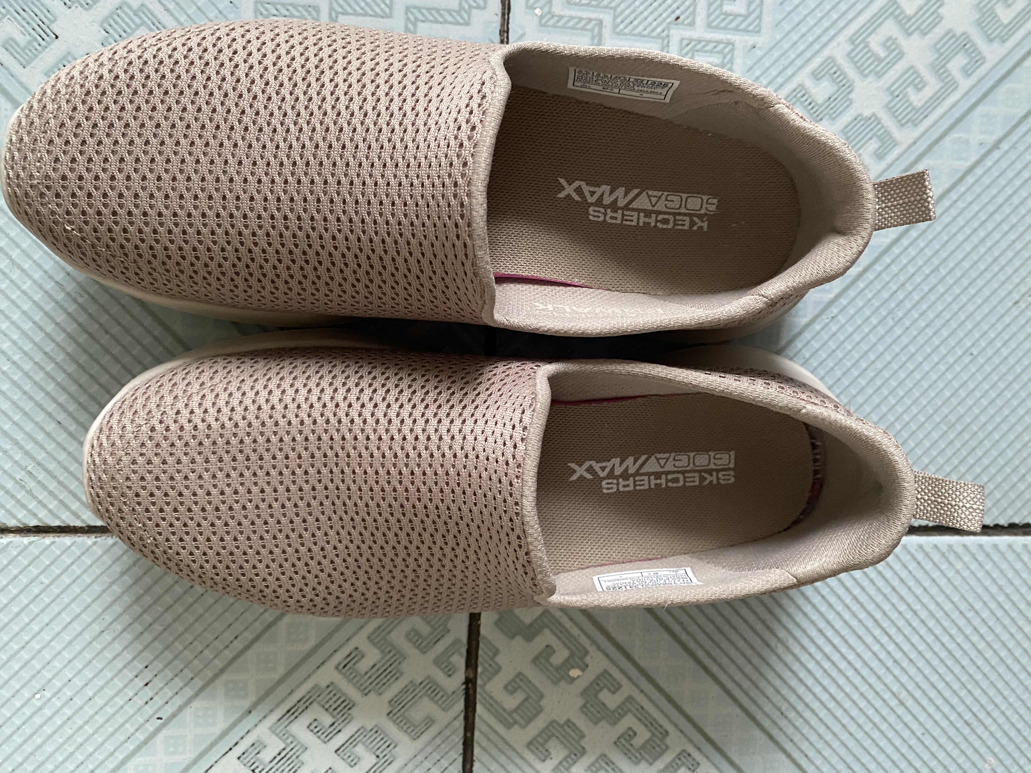 斯凯奇（Skechers）七夕情人节礼物女士一脚蹬户外健步鞋舒适透气软底运动鞋跑步鞋 实拍图