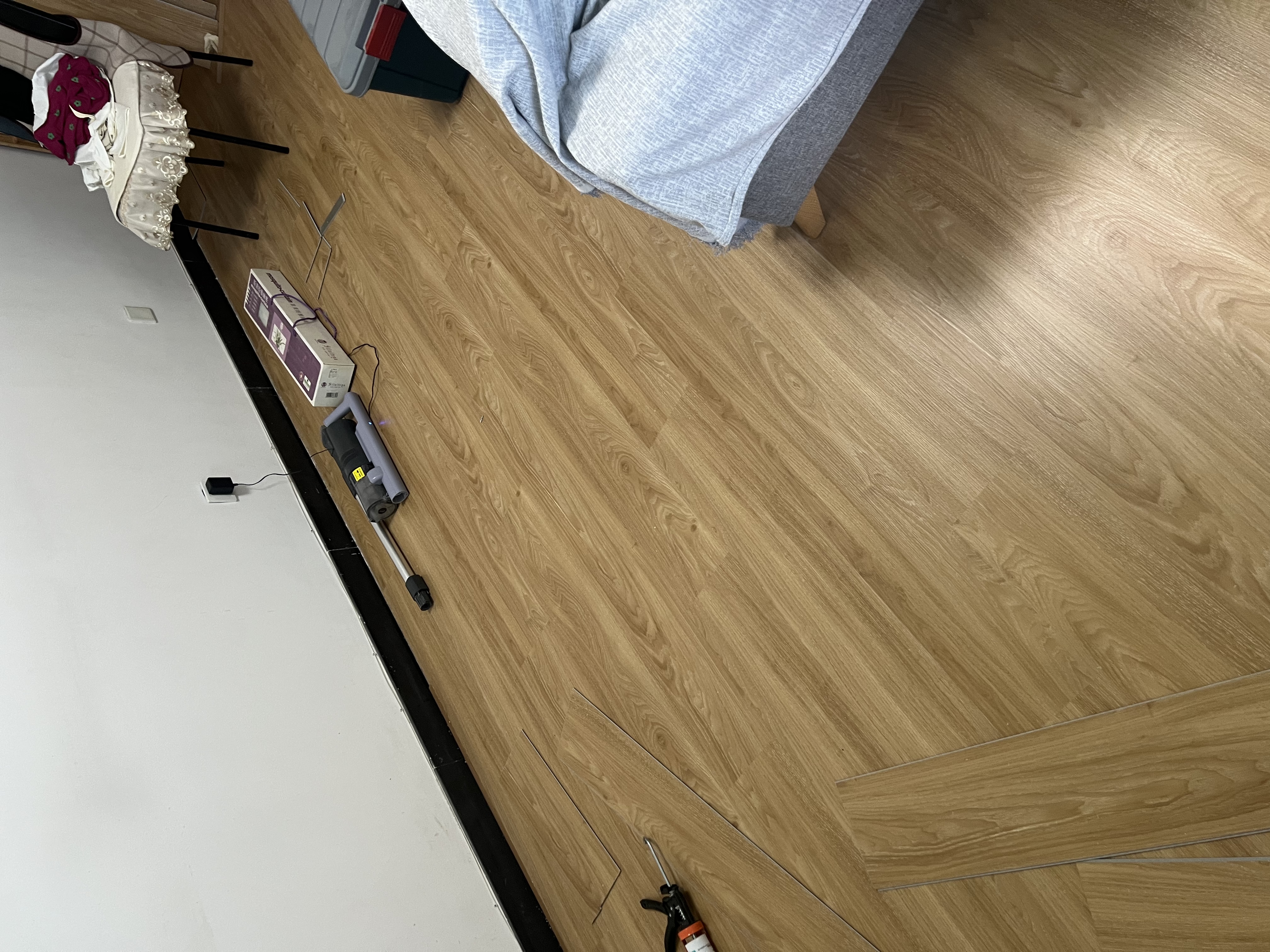 霍克林SPC石塑锁扣地板 ENF环保防水耐磨石晶地板 B1耐烟烫地暖地板家用 K210334-1【店长推荐】 (4MM厚) 全新料 实拍图