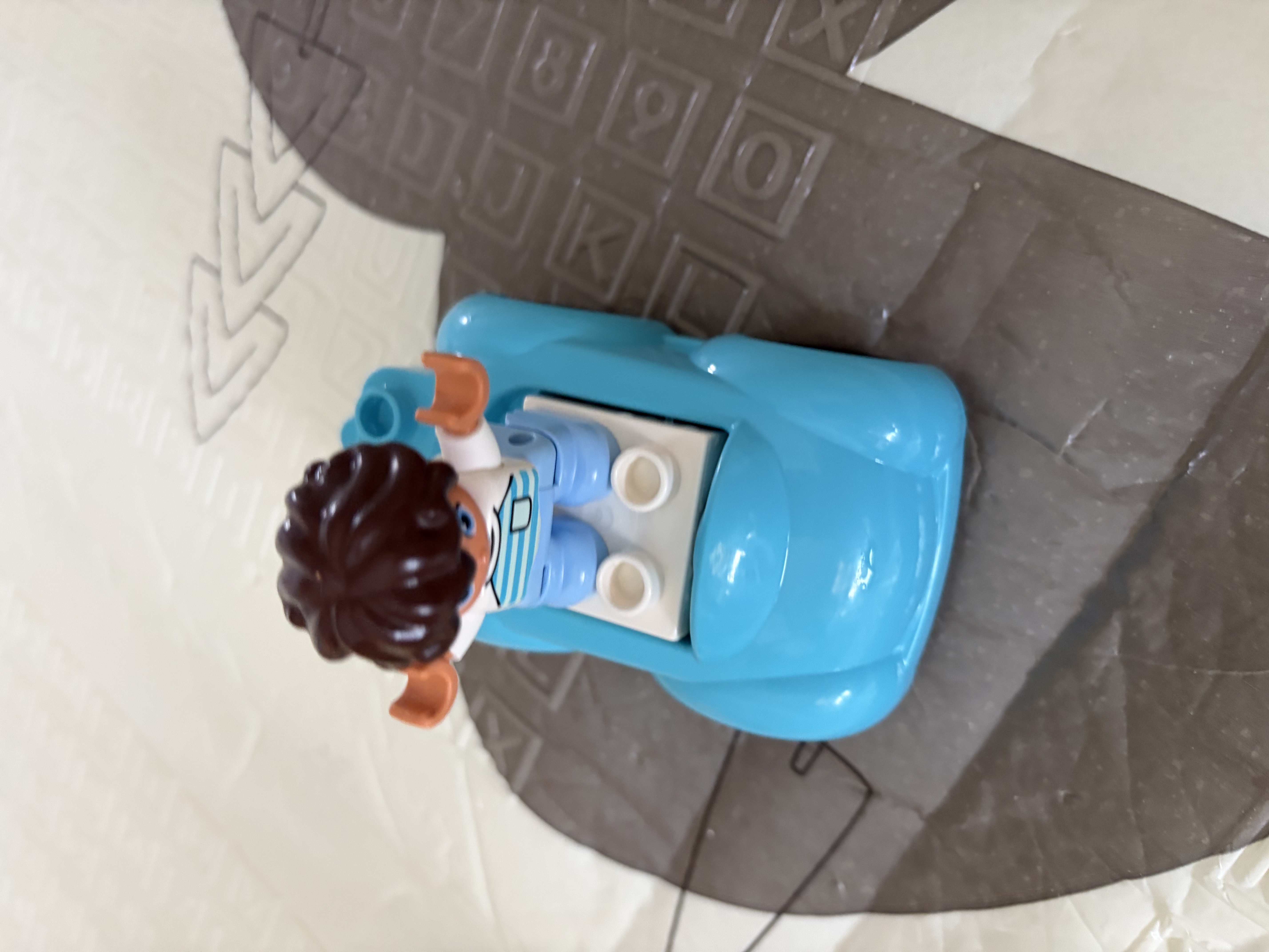 乐高（LEGO）(LEGO)积木拼装得宝10913中号缤纷桶+10460绿色底板组套 实拍图