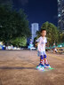 斯威（SWAY）轮滑鞋儿童溜冰鞋男女童初学套装中小学滑轮滑冰旱冰鞋成人直排轮 波蓝八轮全闪+头盔护具+一体支架 S (适合3-5岁)平时鞋码25-30 实拍图