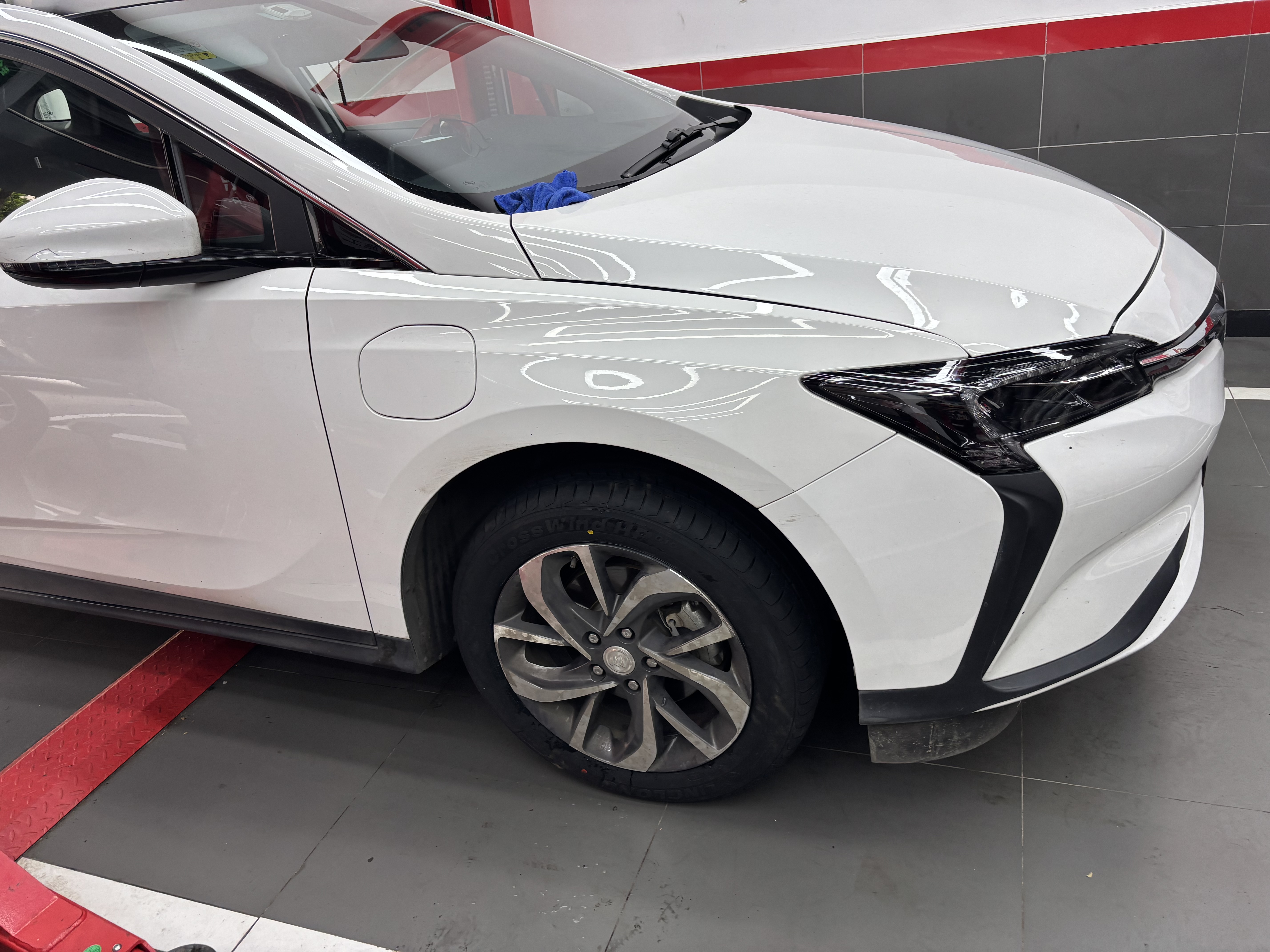 玲珑轮胎汽车轮胎 CrossWind HP010 215/55R17 94V配套东风景逸SX6 实拍图