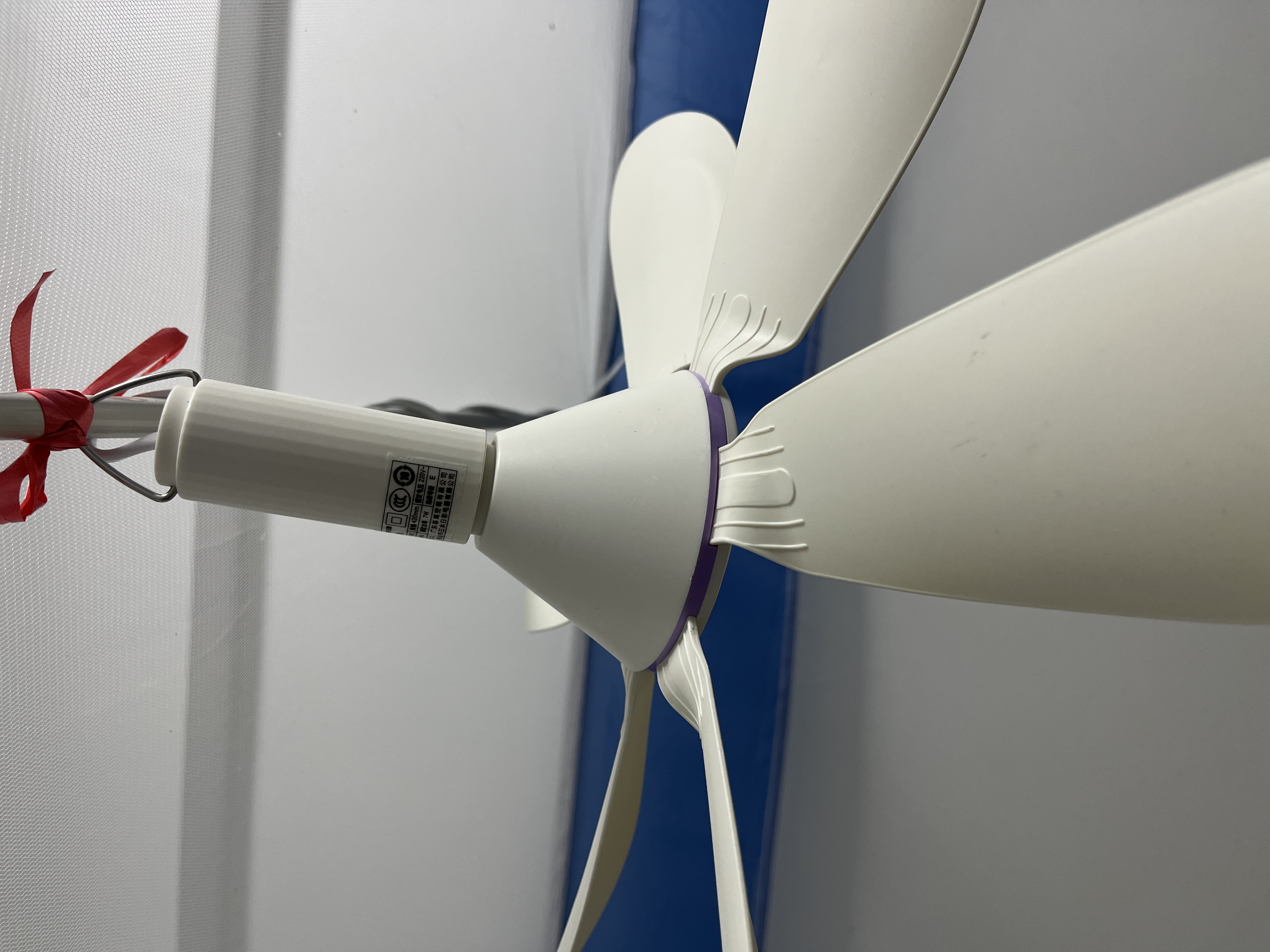 志高（CHIGO）小吊扇 小型电风扇 小风扇家用学生宿舍床上大风力6页蚊帐扇悬挂式微风吊扇便携小电扇 【白色标配】+遥控+2米定时线 实拍图