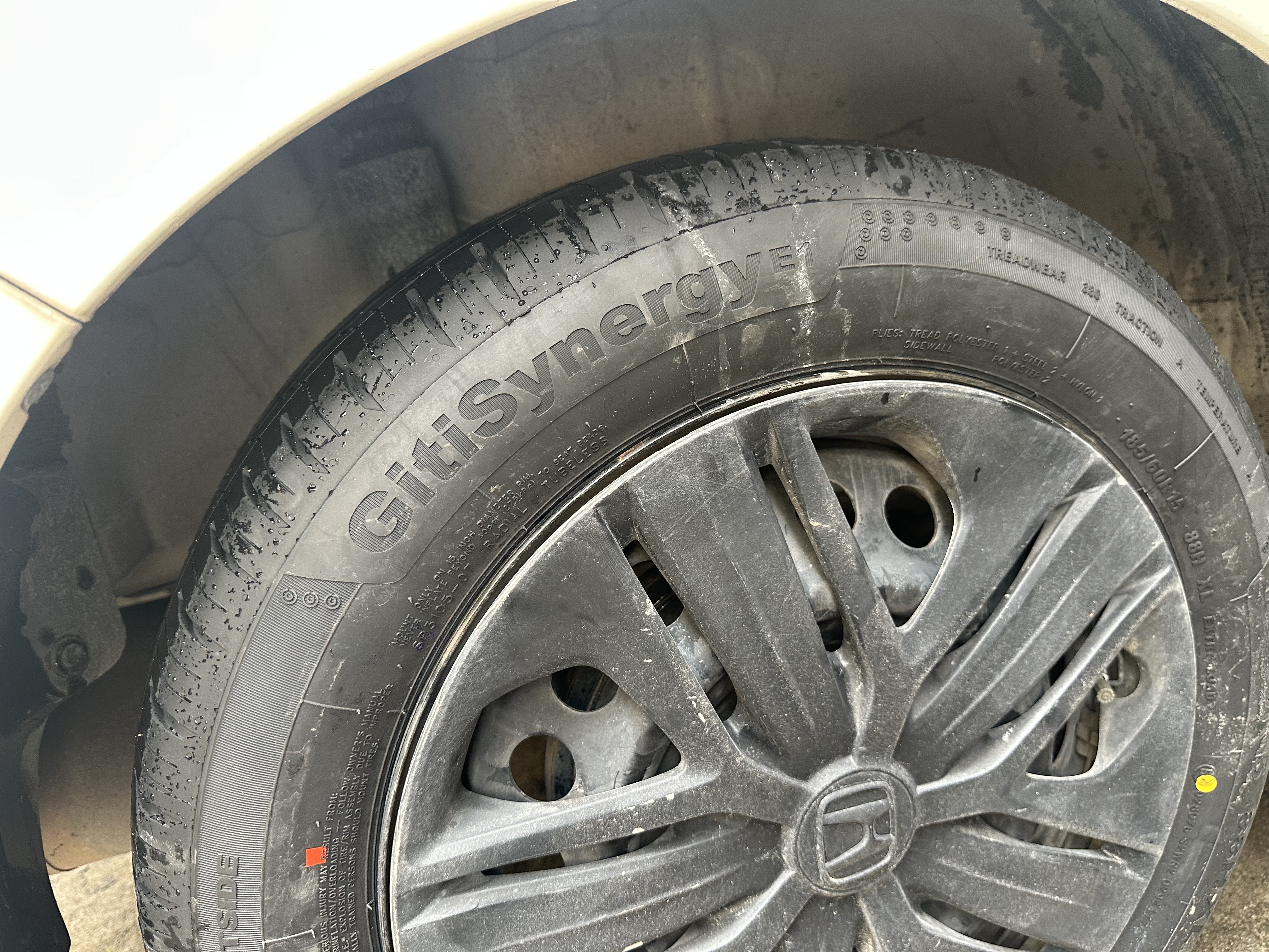 佳通轮胎（Giti）185/60R15 88H GitiSynergy E1 适配 捷达/桑塔纳/威驰/POLO 实拍图