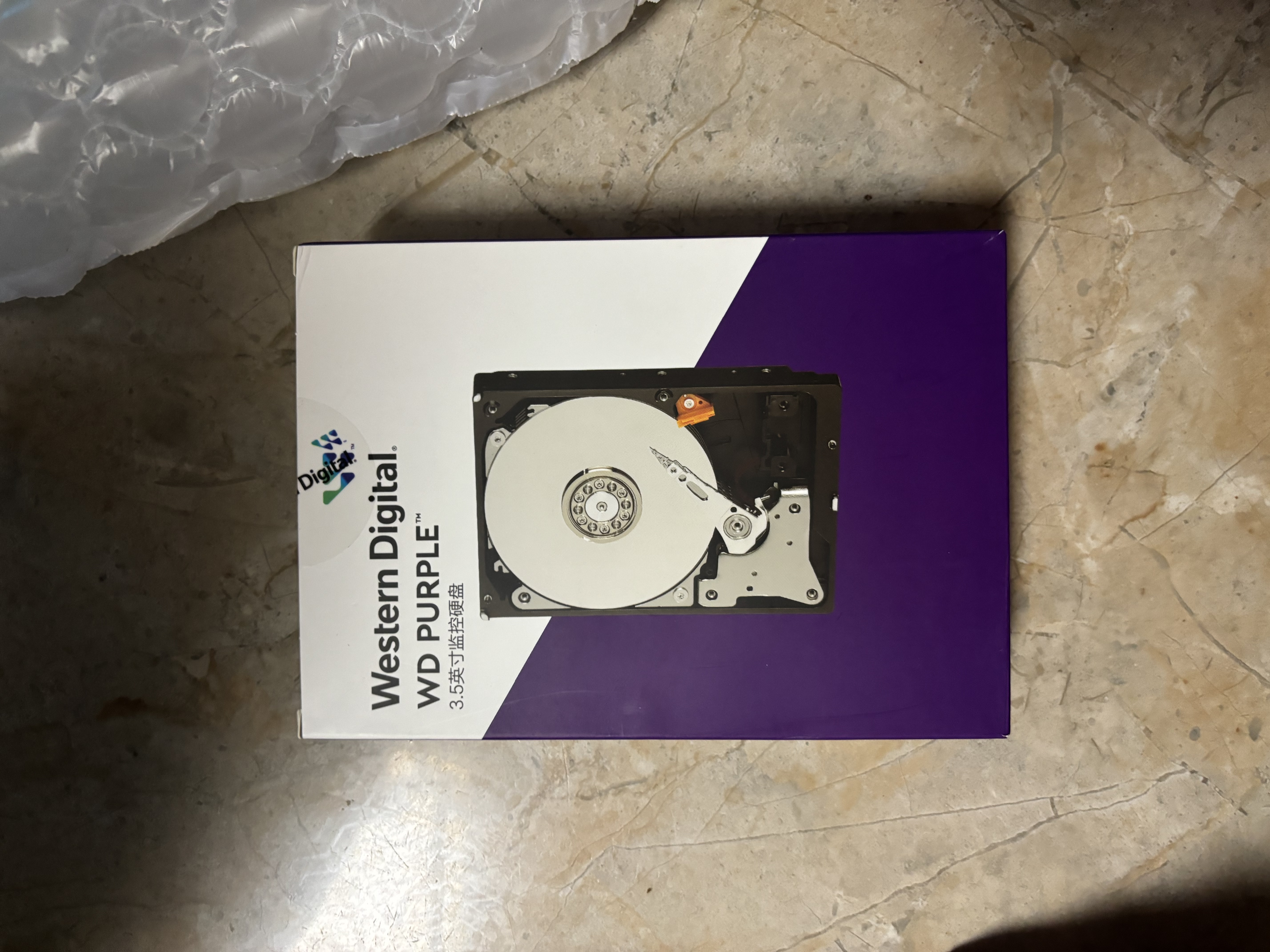 西部数据（WD）24TB监控级机械硬盘 WD Purple 西数紫盘pro SATA 7200转512MB CMR垂直AI技术 3.5英寸WD240PURP 实拍图