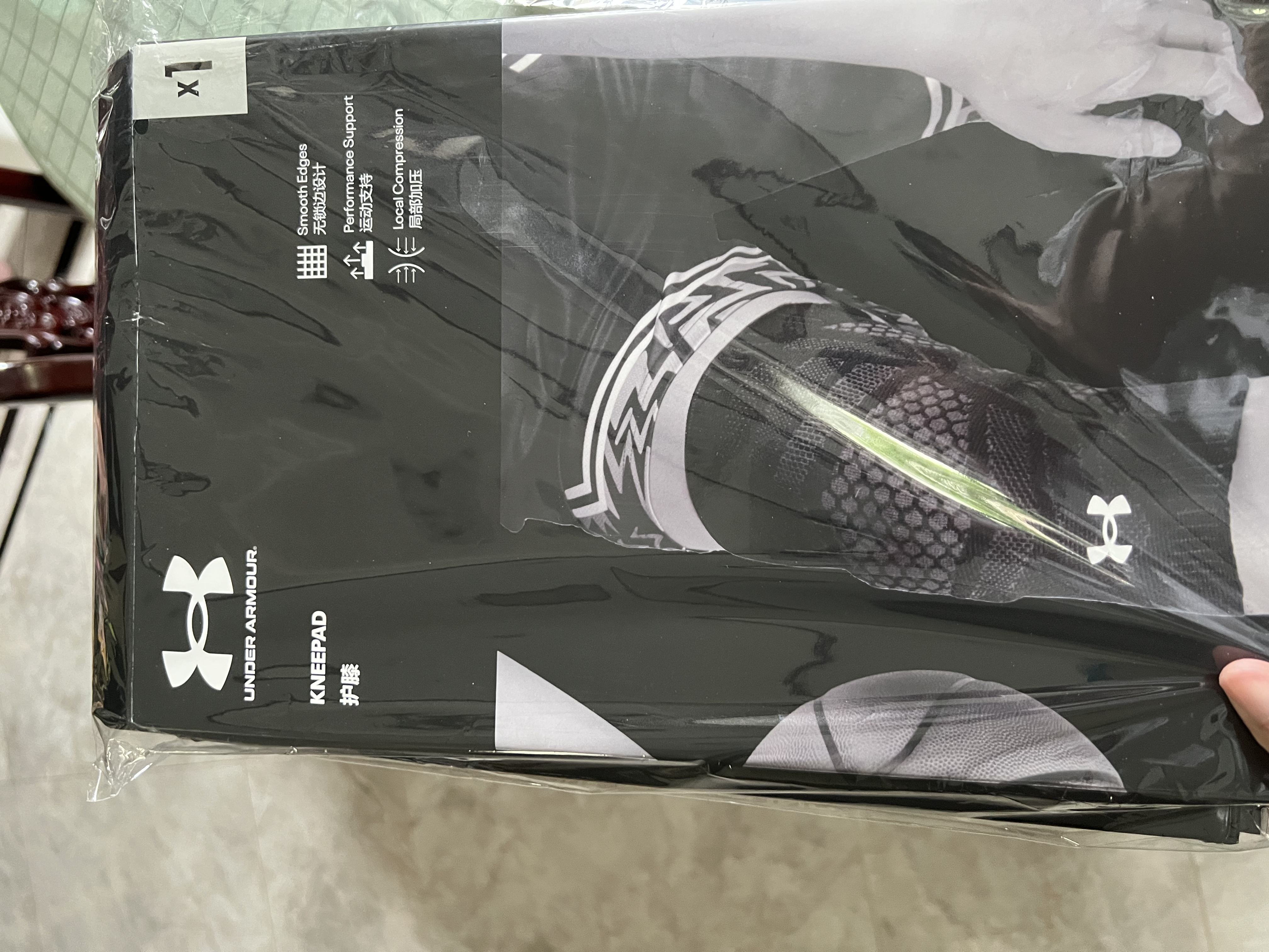 安德玛（Under Armour）护膝运动夏季篮球跑步半月板羽毛球足球髌骨登山膝盖关节护具两只 实拍图