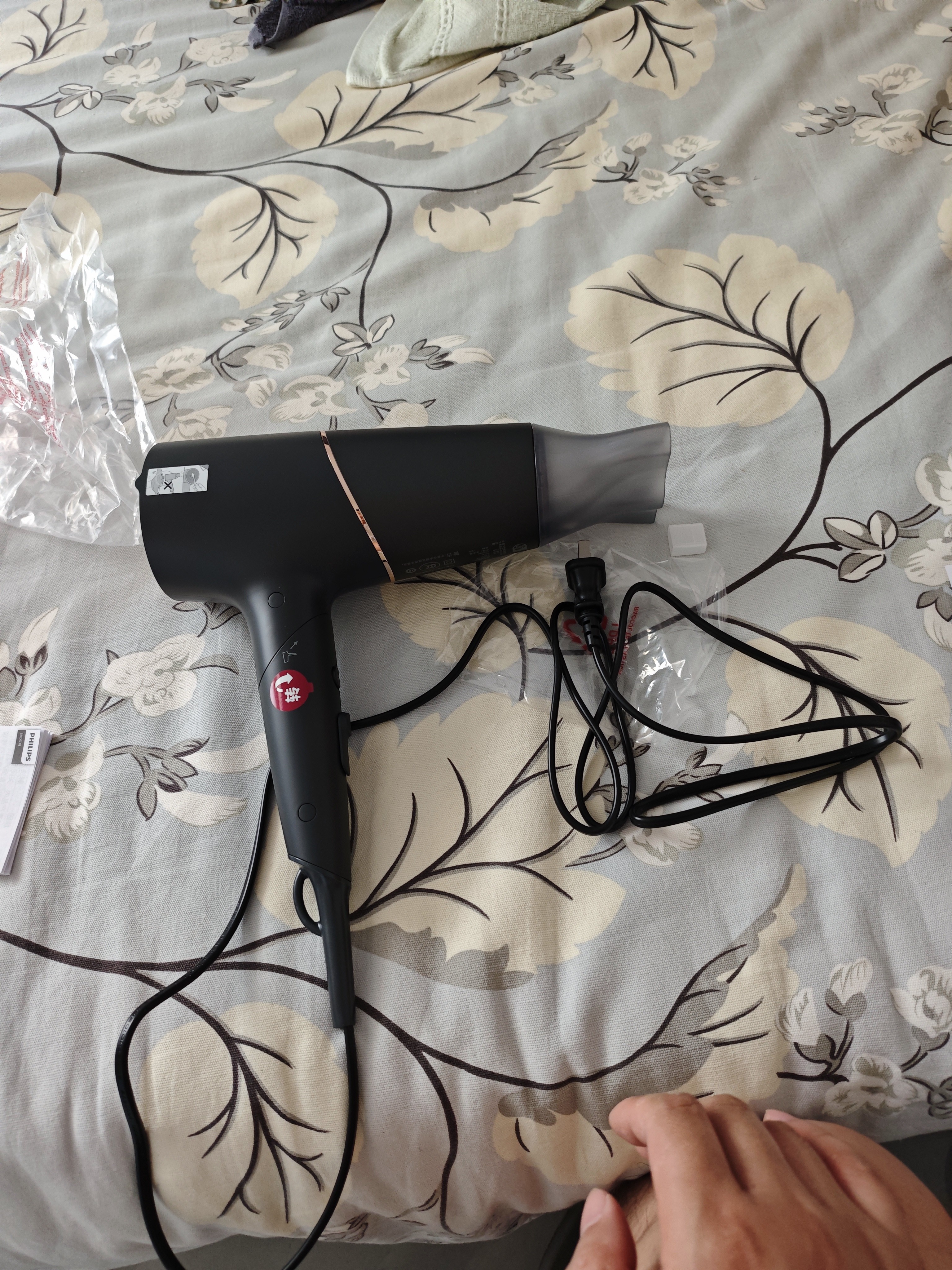 飞利浦（PHILIPS）电吹风机负离子5系PRO 蓬蓬筒 温感焕护4千万负离子大功率大风速干黑色生日礼物送女友男友 实拍图