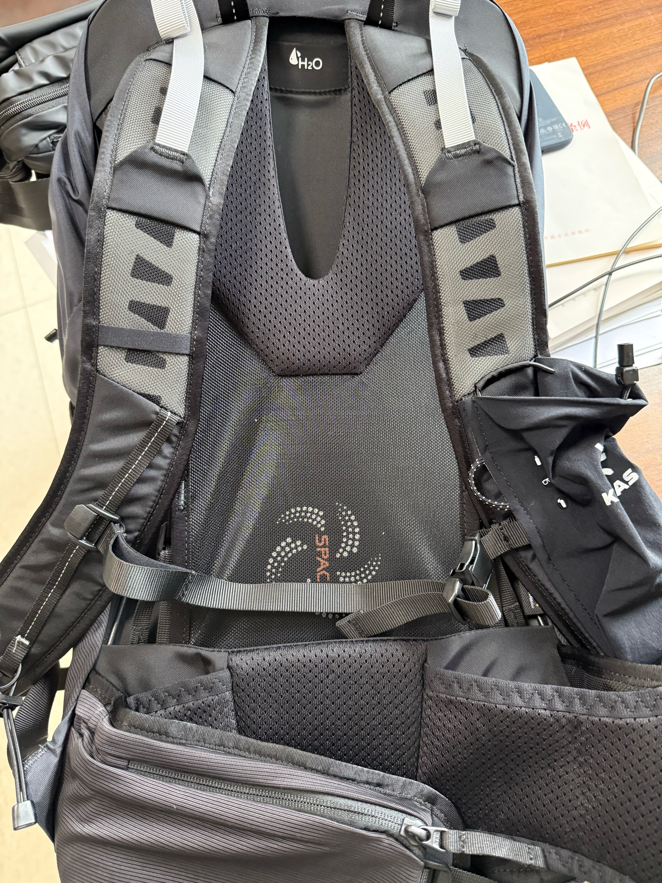 KAILAS凯乐石风洞IV 26L户外徒步登山包CORDURA耐磨轻量双肩背包 实拍图