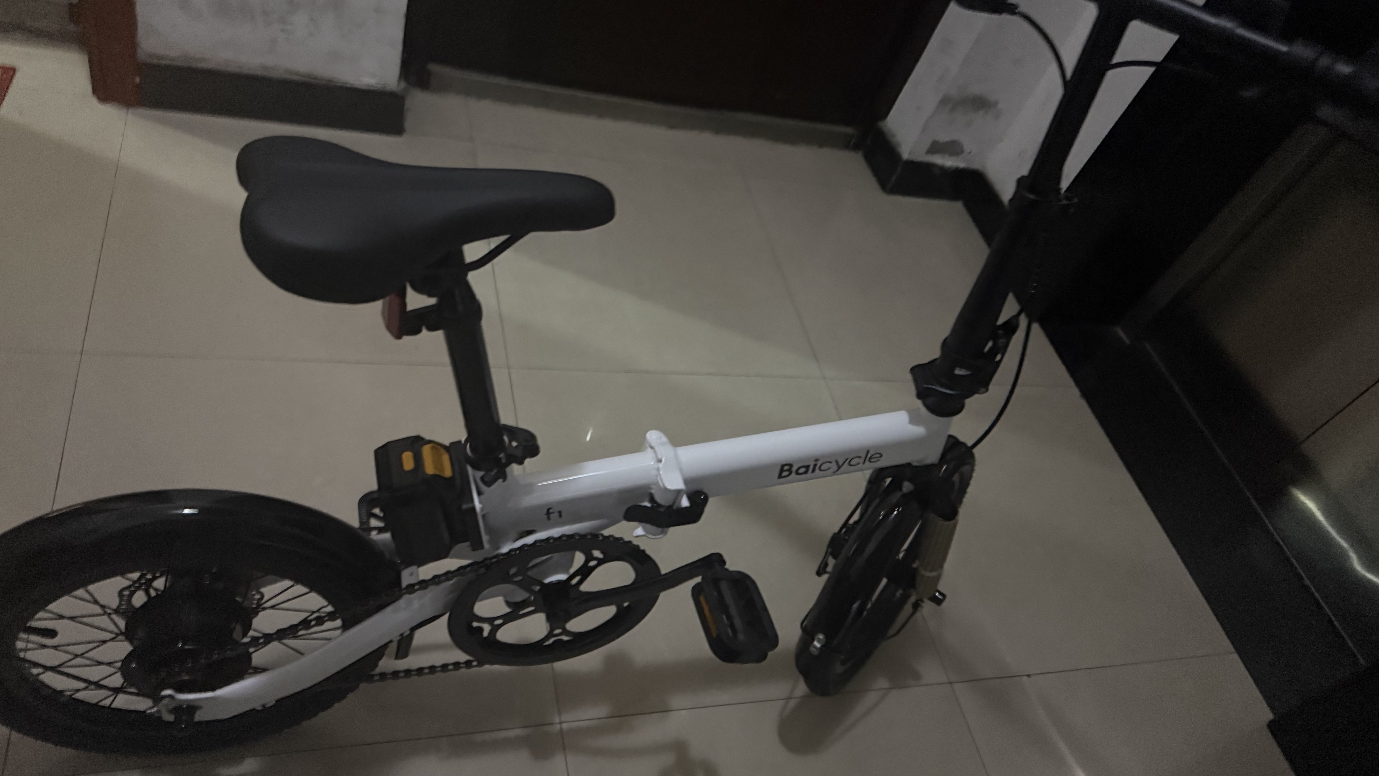 BAICYCLE小白助力自行车F1小米生态链超轻三折叠代步可拆卸锂电池便携小型校园学生男女成人通勤续航16km 实拍图