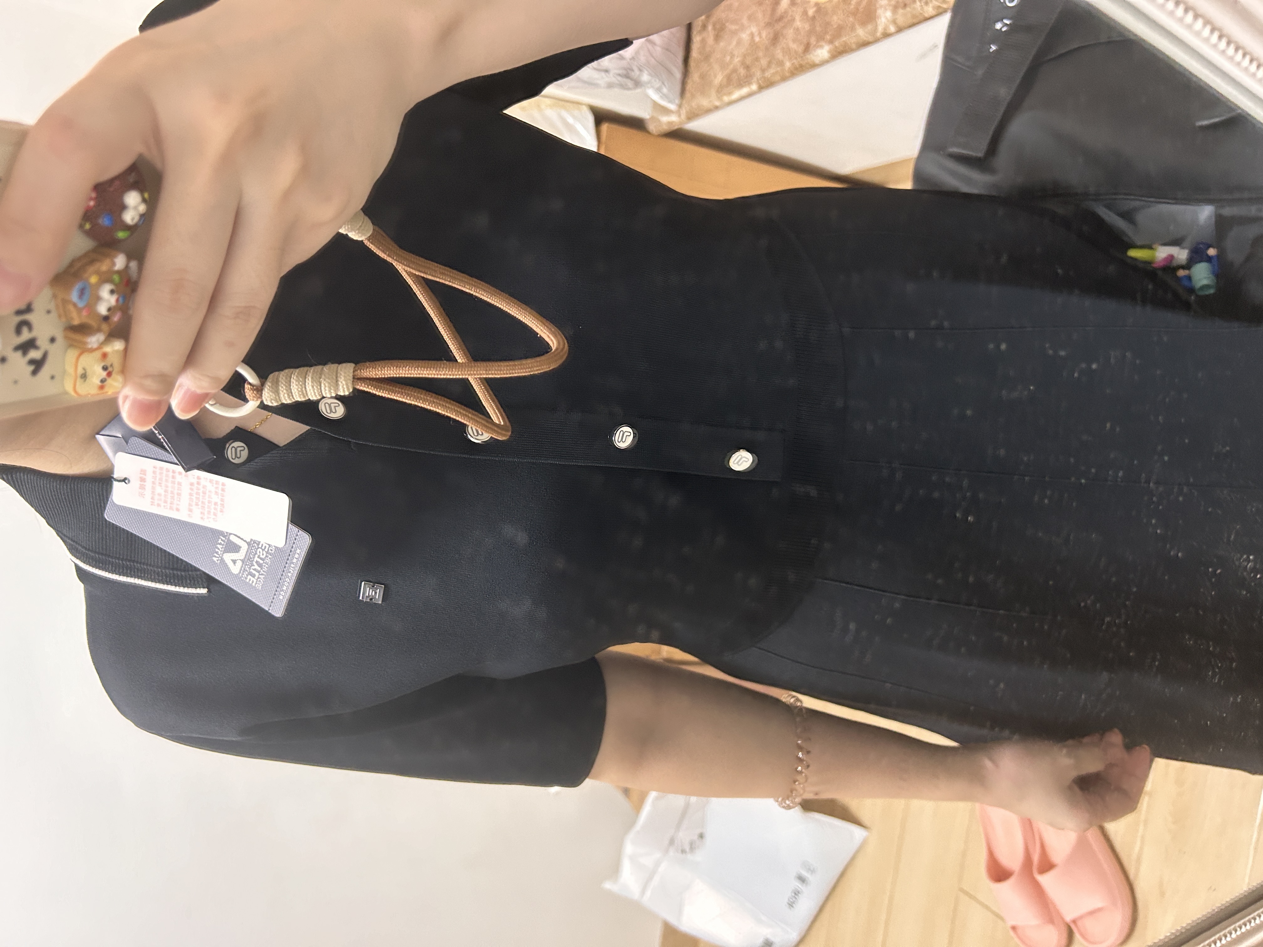 FILA 斐乐官方女子编织连衣裙2026夏新款简约翻领修身收腰连身裙 正黑色-BK L 170/88A/L 实拍图