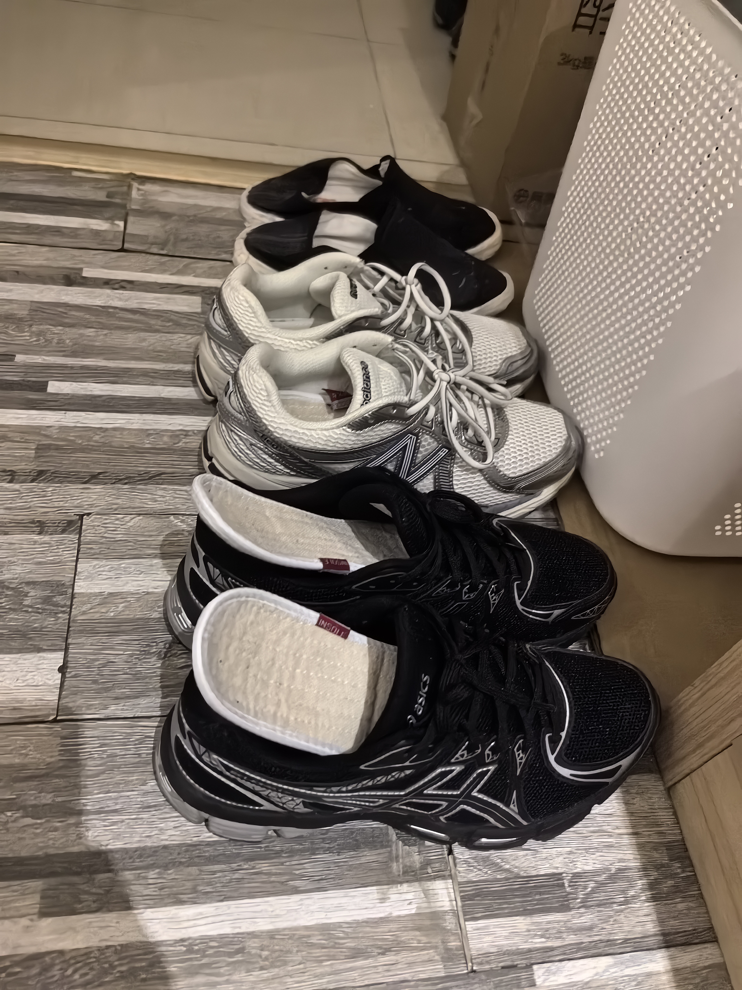 亚瑟士ASICS男子耐磨透气跑步鞋 GEL-EXALT 2 黑色/银色 42 实拍图