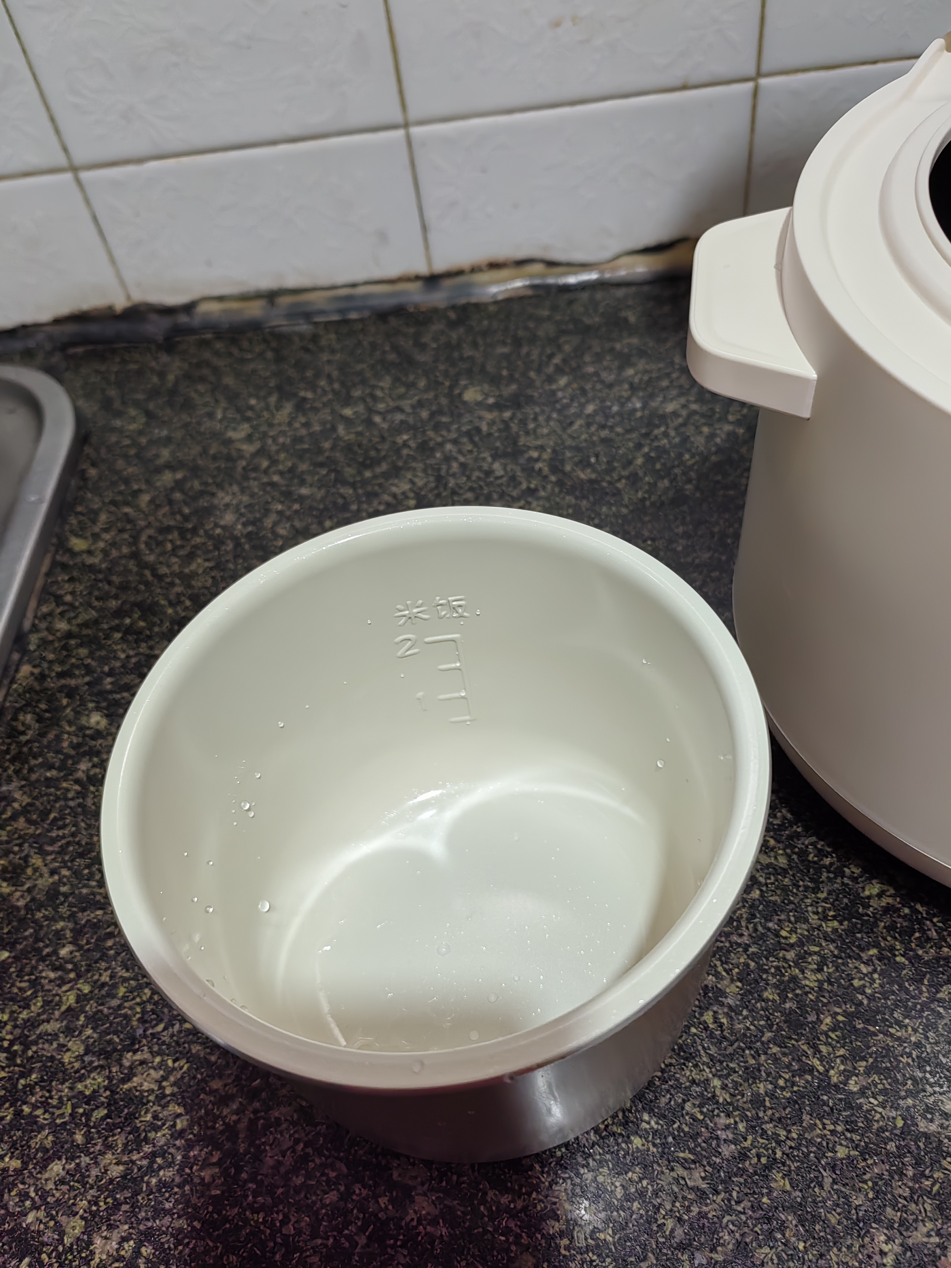 小熊（Bear）2025新款 电饭煲电饭锅1-2人家用多功能煮饭锅 迷你宿舍柴火饭小型电饭煲 升级陶瓷油内胆1.2L 升级抗菌内胆 1.2L DFB-S12C2 实拍图
