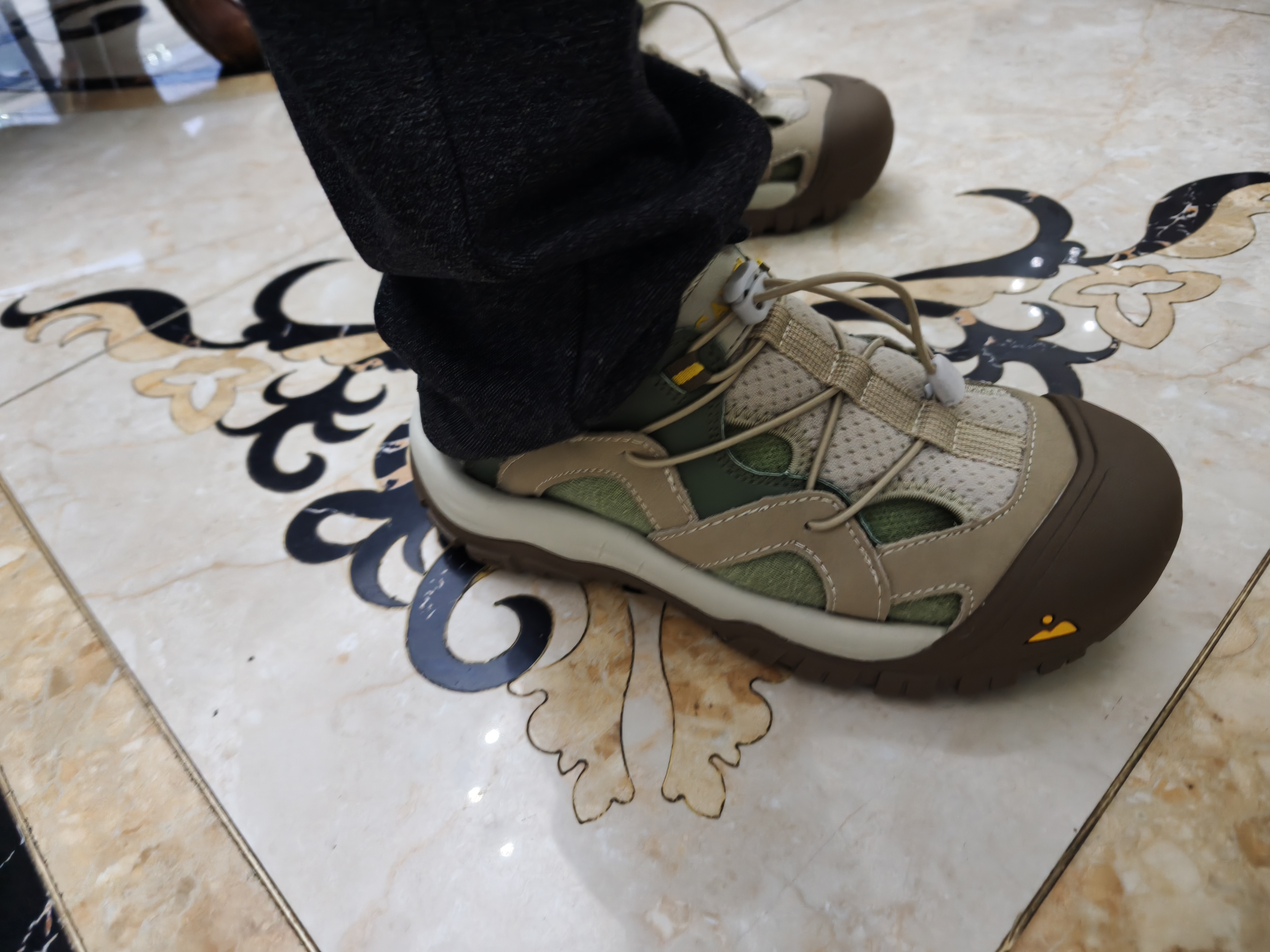 骆驼（CAMEL）凉鞋男士夏季透气新款男户外运动软底高端休闲沙滩凉鞋 G14M396625 沙色男 39 实拍图