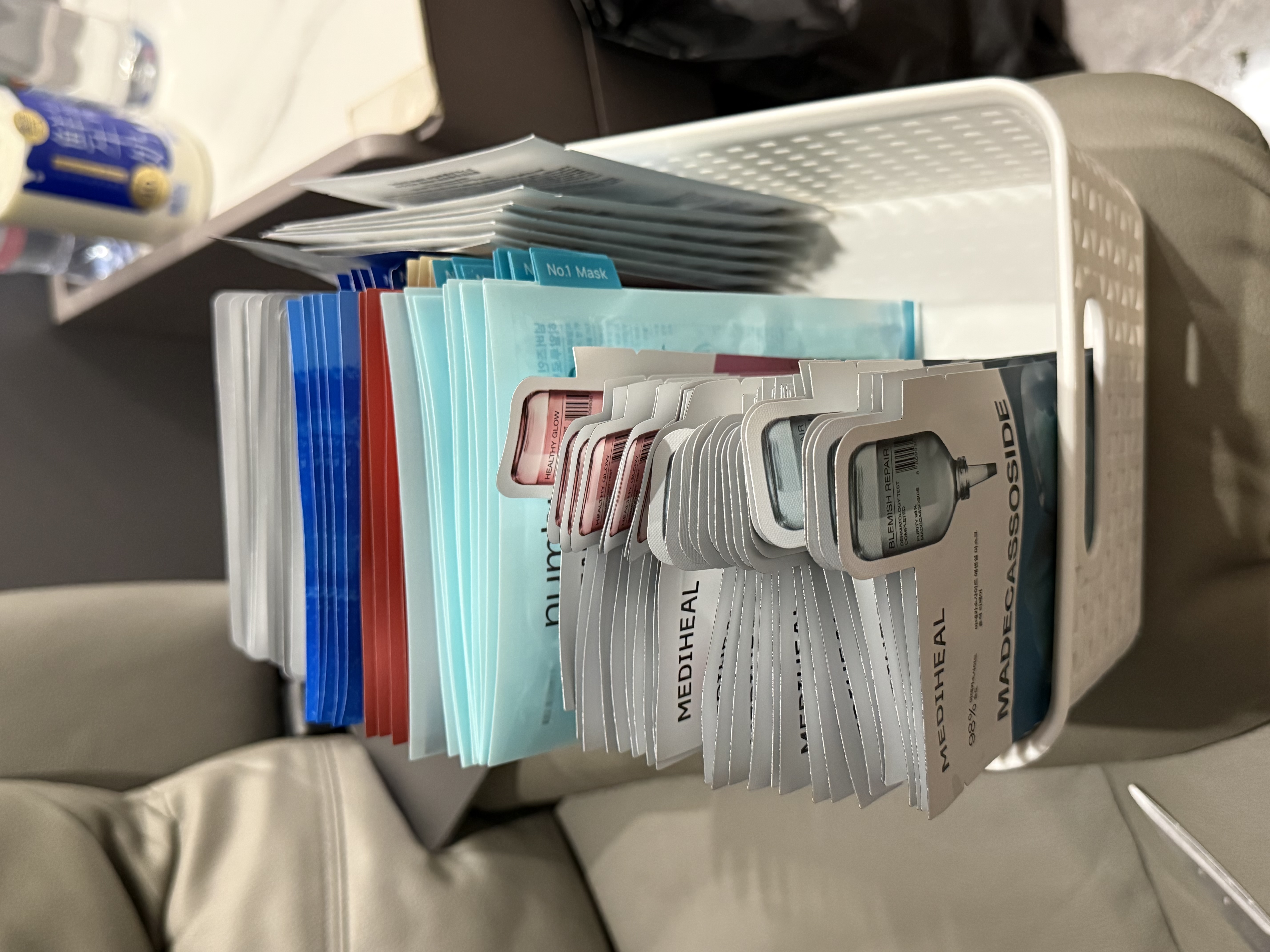 名创优品（MINISO）格纹仿藤编带盖收纳筐 桌面收纳盒宿舍办公杂物收纳篮 中号2个装 实拍图