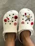 卡骆驰（CROCS）檀健次同款经典洞洞鞋轻便百搭女沙滩鞋包头拖鞋男鞋|10001 白色-100(含智必星) 36 /37(220mm) 实拍图
