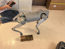 宇树（Unitree）Go2 四足机器狗 AI大模型 仿生陪伴机器人 Go2Pro长续航遥控器 实拍图