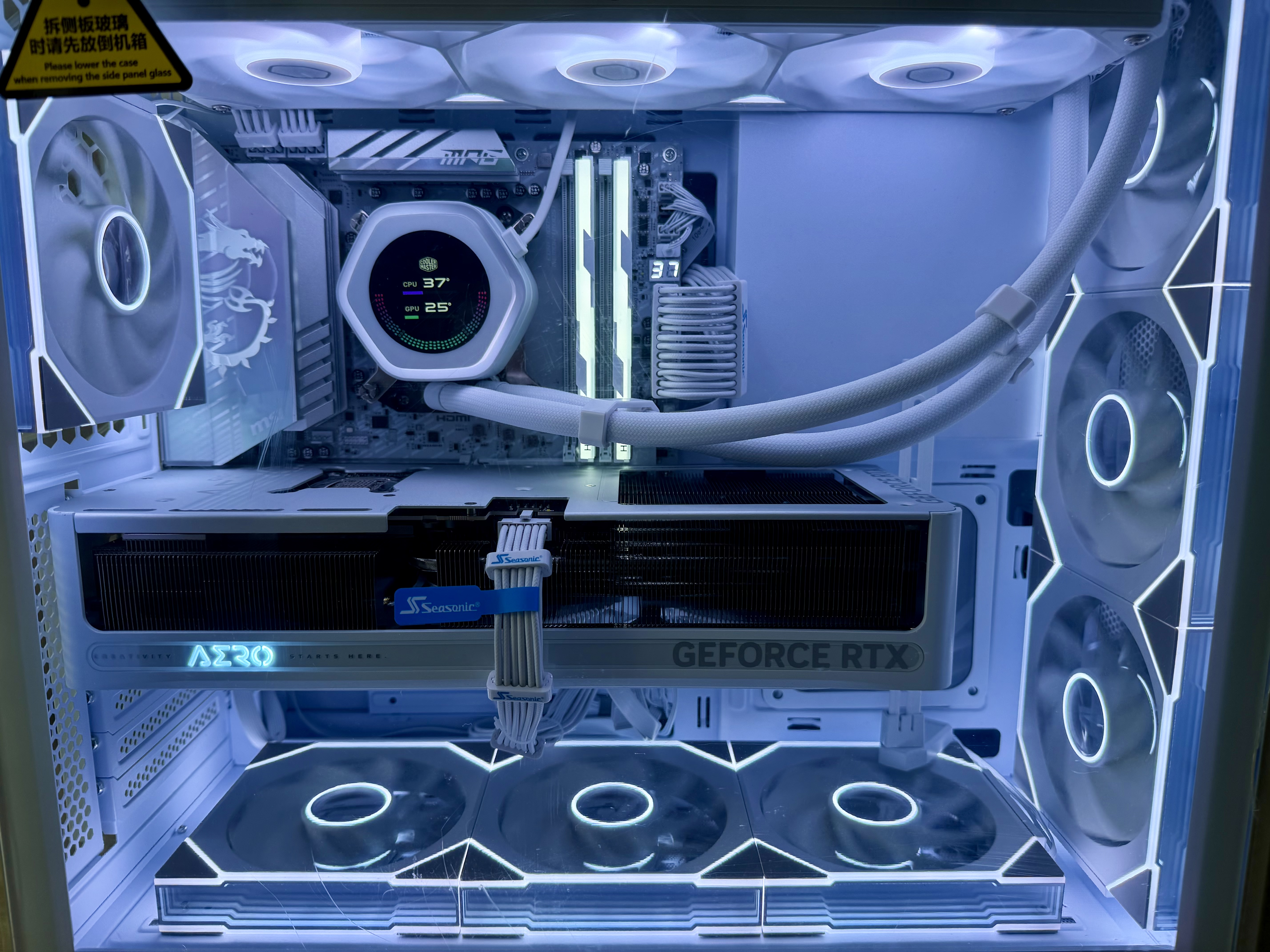 海韵（SEASONIC）【FOCUS v5 GX】850W 双色线材白金认证 白色电脑电源｜A级声学｜ATX 3.1｜CQC3级｜支持50系显卡 实拍图