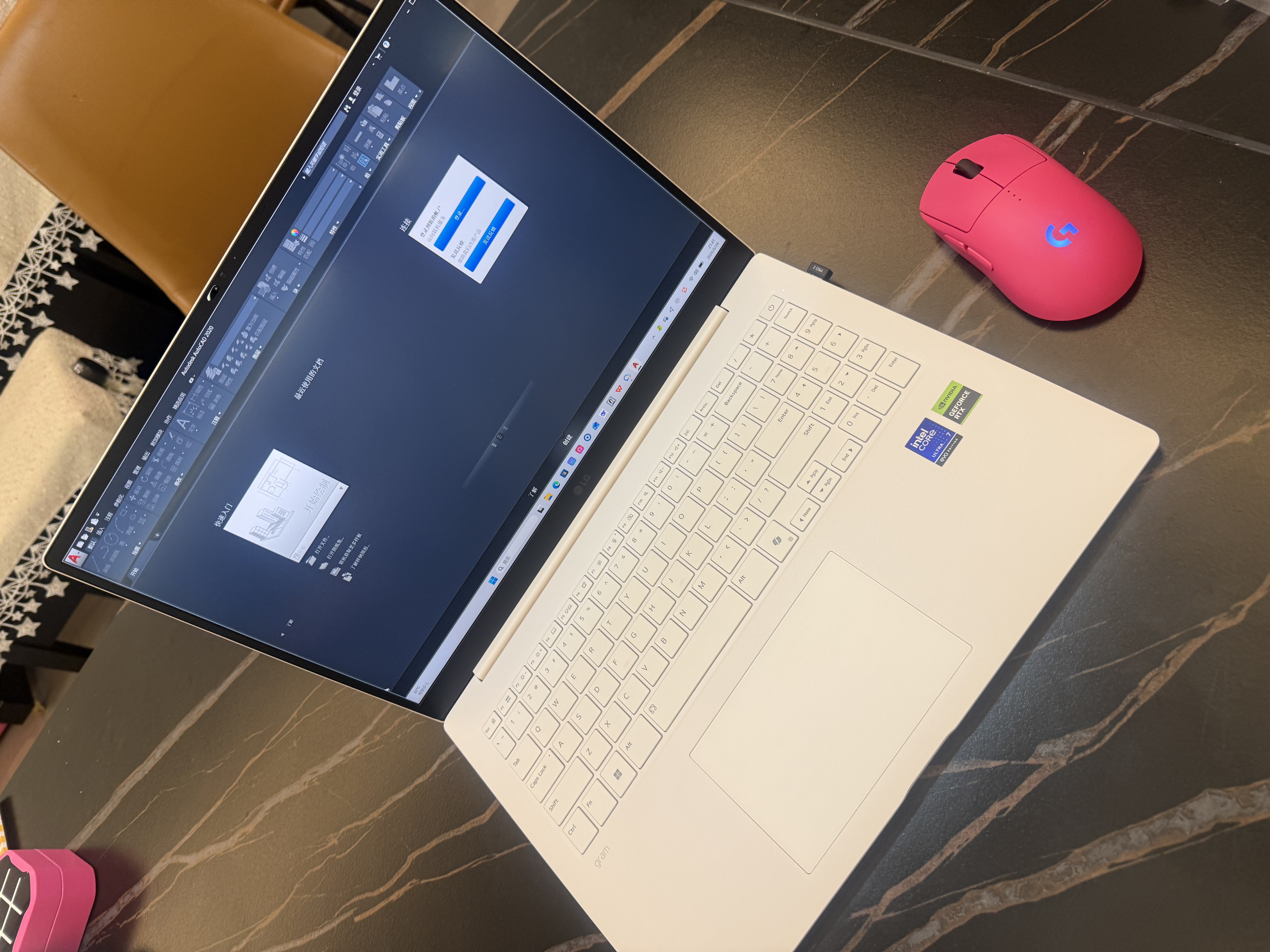 LG gramPro 16英寸独显性能轻薄本AI笔记本电脑(二代U7/RTX5050/144Hz/32G+1TB 16Z90TR-E.AL87C） 实拍图