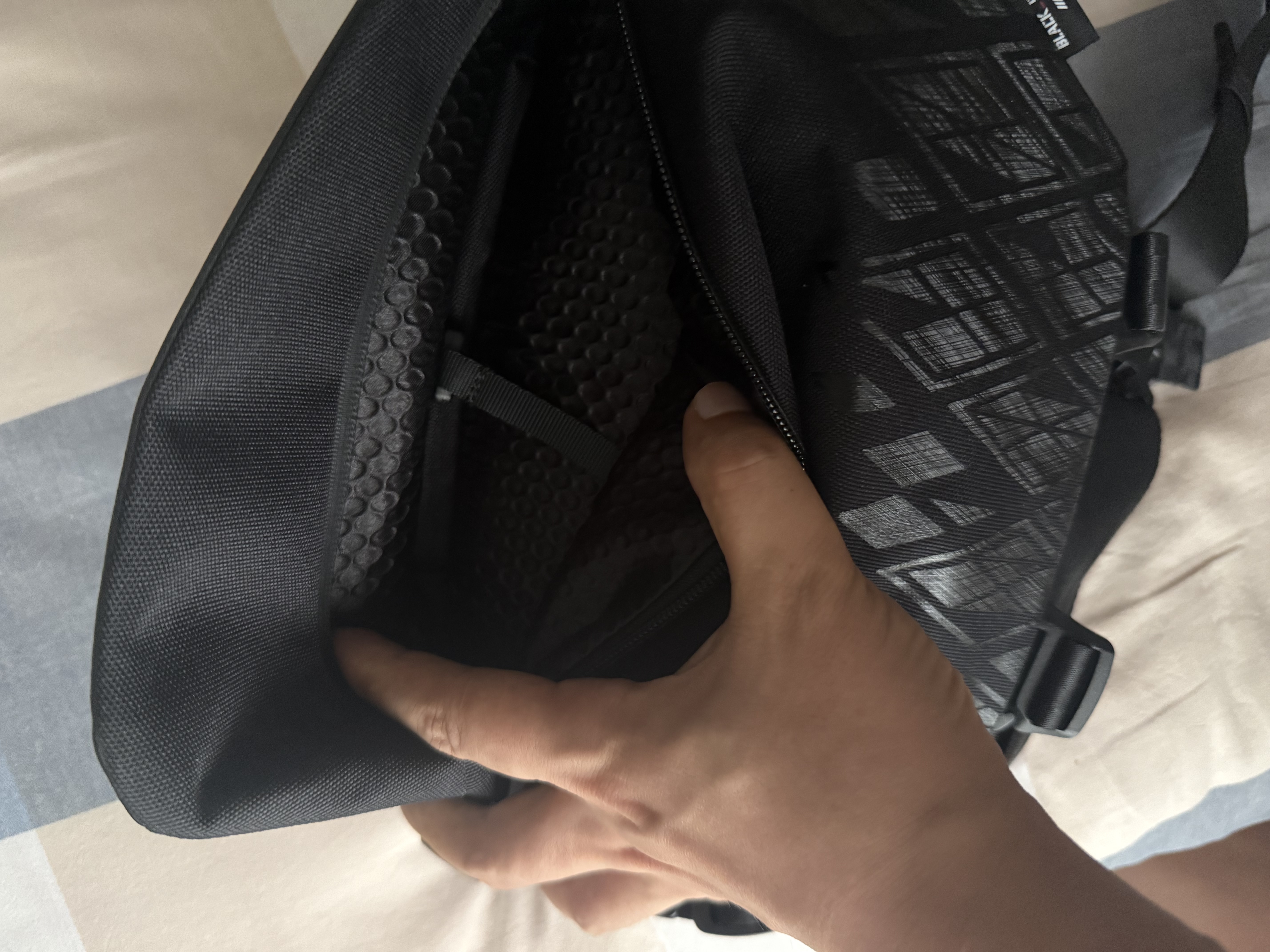 VSGO微高黑鹞专业摄影包胸包斜挎邮差包骑行微单反摄影数码相机switch无人机摄影器材腰包数码收纳包4L 实拍图