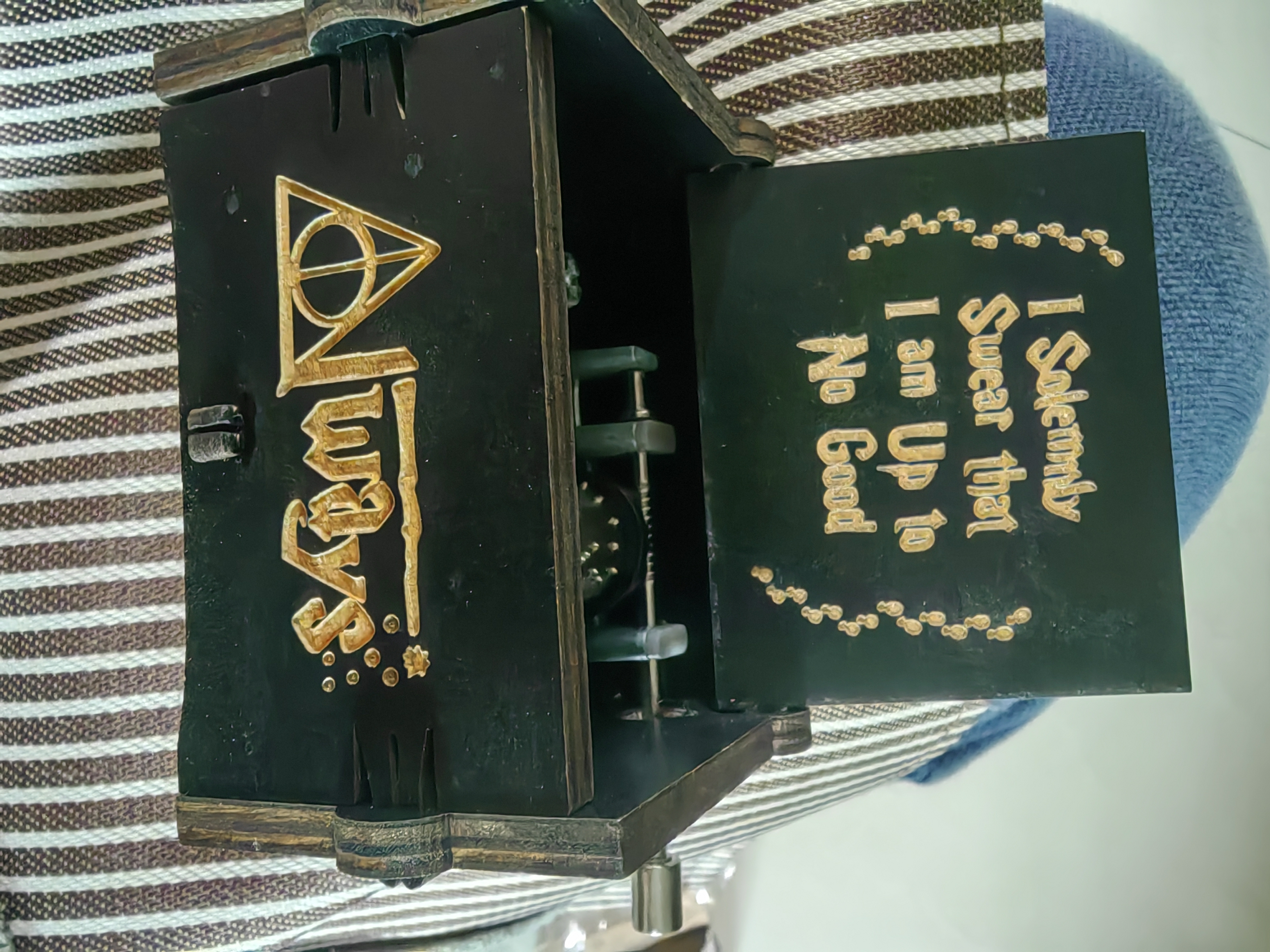 哈比工坊 哈利波特周边纪念木质音乐盒八音盒10岁小女孩生日礼物7-14岁送女友学生闺蜜女朋友儿童女生 暗黑色（手摇机芯） 机芯音乐：哈利波特 实拍图
