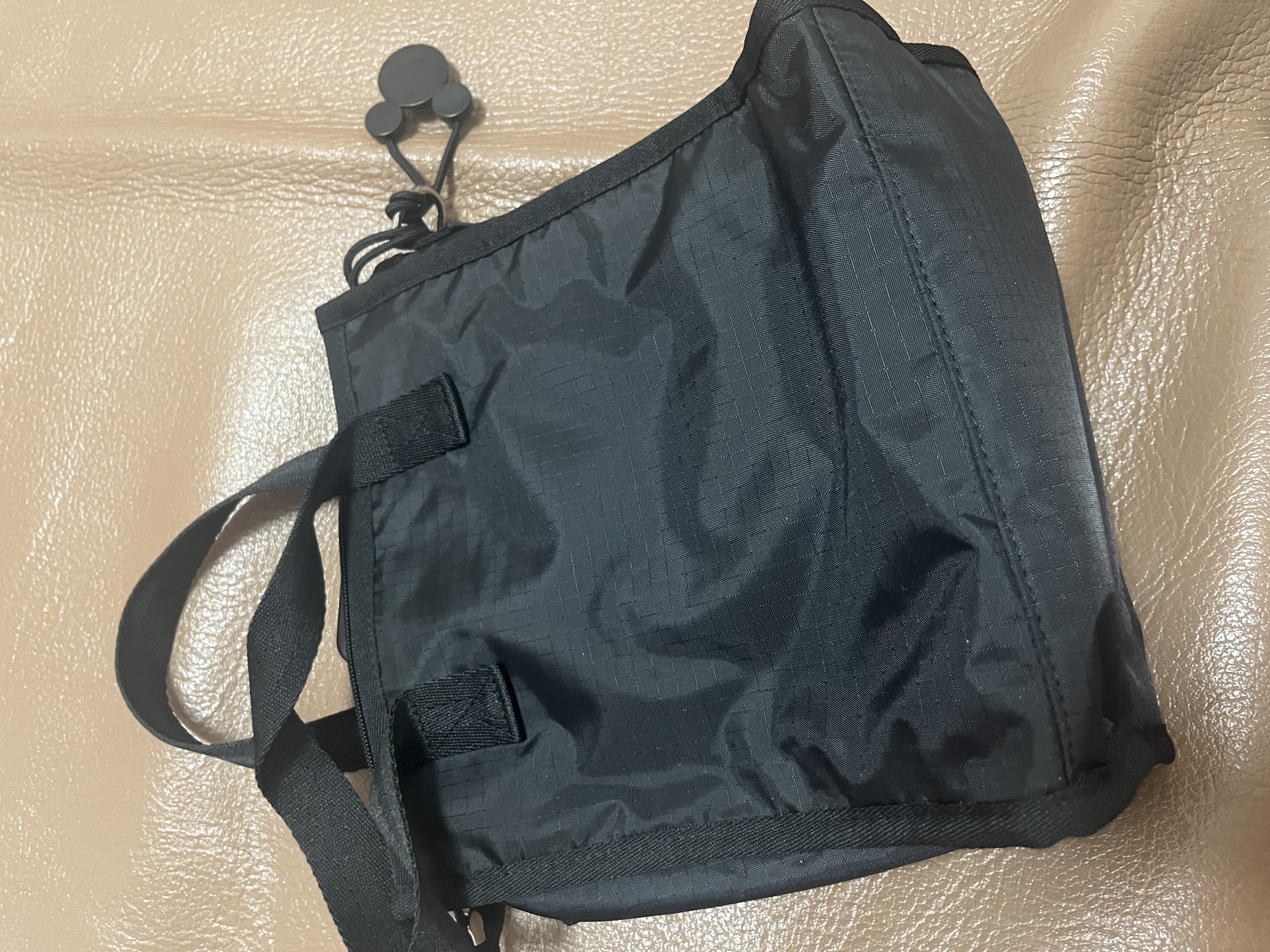 LeSportsac乐播诗新款大眼睛斜挎单肩手提包通勤包包女包生日礼物 经典黑 实拍图