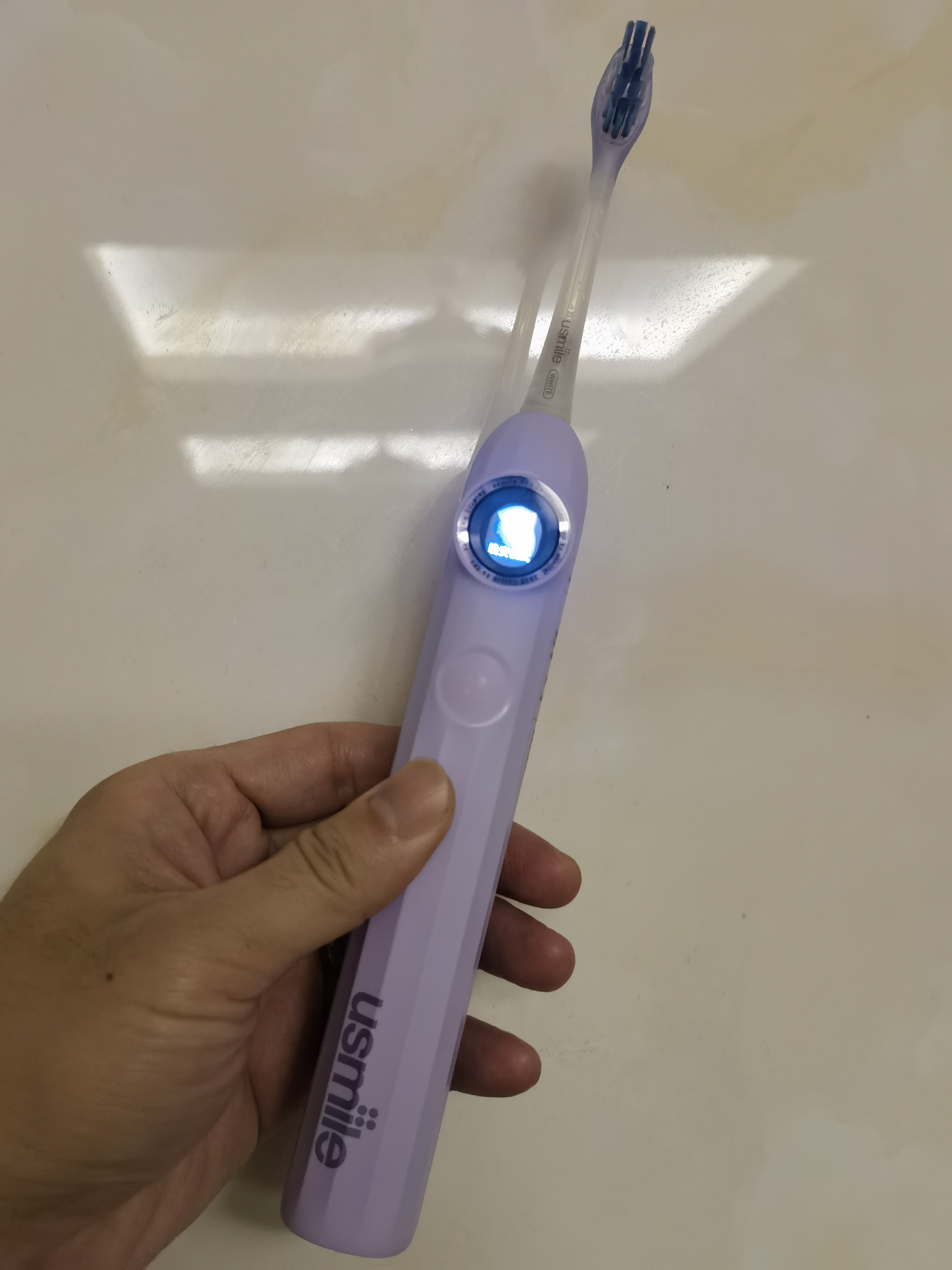 usmile笑容加电动牙刷Y30 智能AI算法语音骨传导大摆幅缓震 送男女朋友父母生日礼物 父亲节礼物 【棱柱款】Y30云暮紫-共2刷头 实拍图