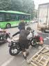铃木（SUZUKI）酷飚150 省油长续航 城市通勤代步性价比复古燃油跨骑摩托车 白色 实拍图