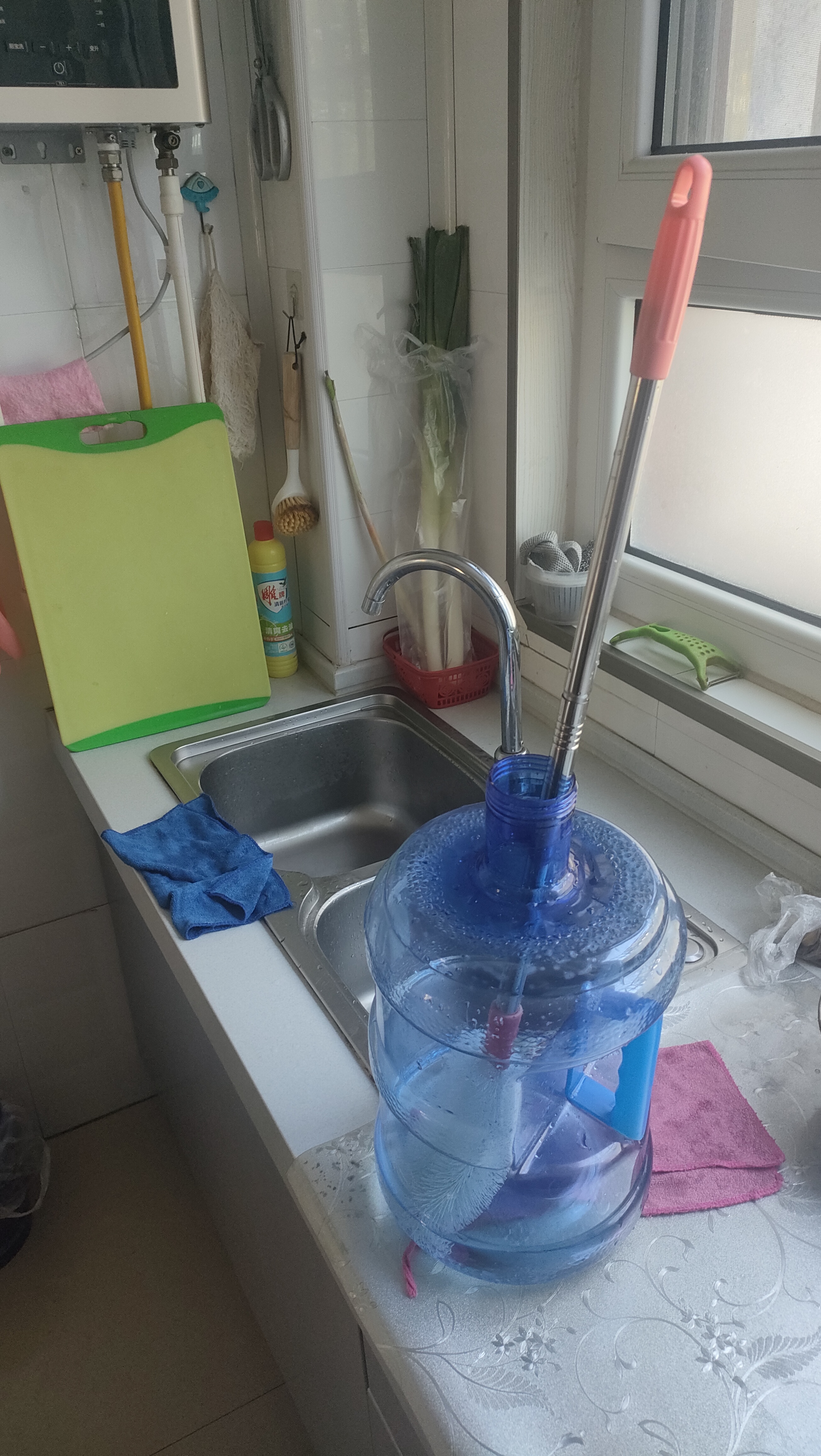 中源华信水桶刷子纯净水桶刷子长柄矿泉水饮水机桶刷花瓶清洗刷清洁水桶刷 纯净水桶清洁刷1把 实拍图