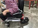 护卫神电动轮椅630老人专用全自动轻便可折叠旅行双人出行代步车W73001 【1】上飞机款/6.6安锂电池/尾灯系统/电助推 搭载“专利防翻系统” 实拍图