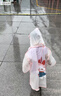 牧萌儿童雨衣男童女童防水全身雨披幼儿园小学生雨具 粉色草莓兔 S 实拍图