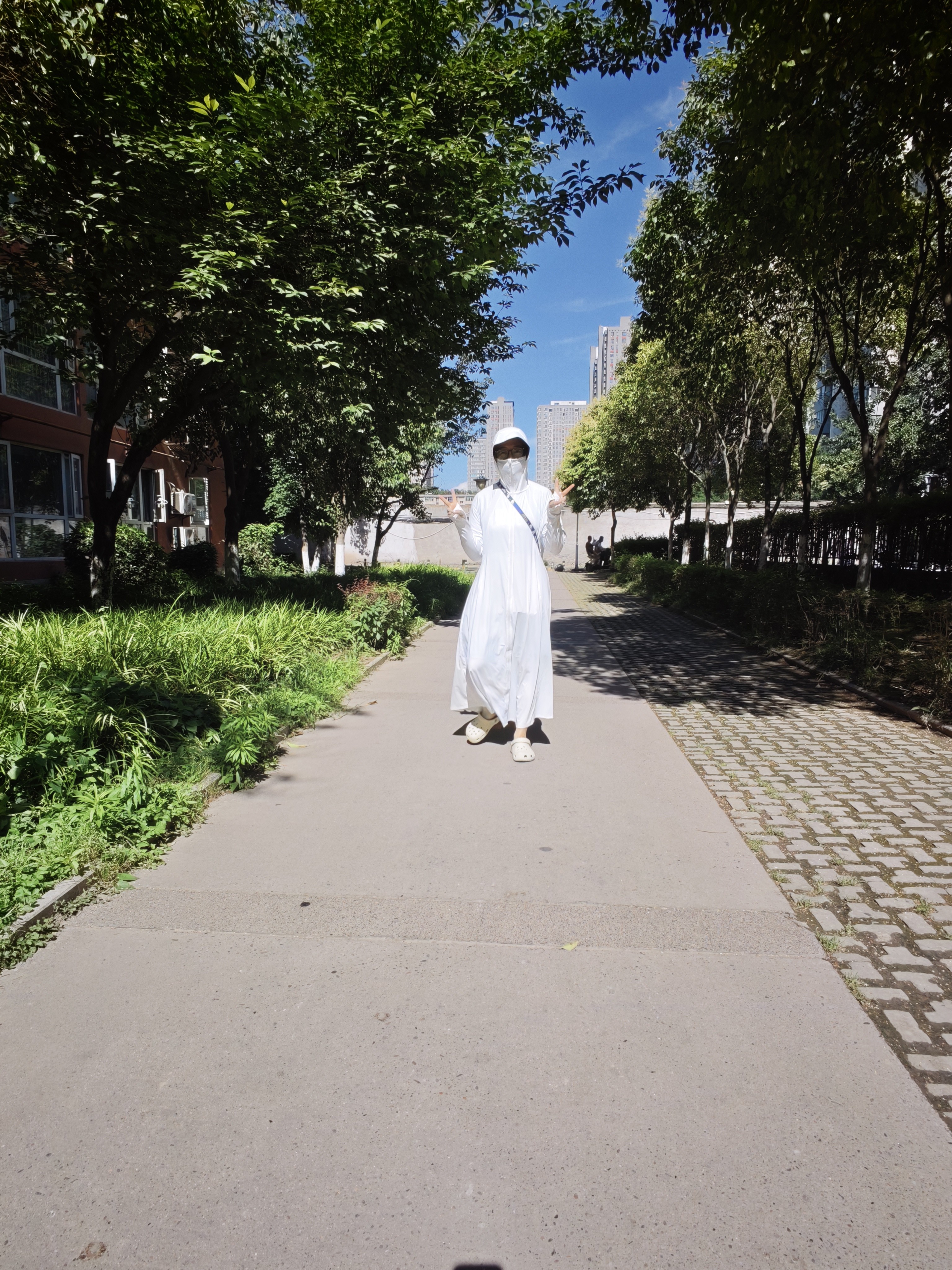 蕉下（beneunder）防晒衣防晒服长款女冰丝感修身海边沙滩透气全身防晒衣 【凉感加长款】霜奶白 L 实拍图