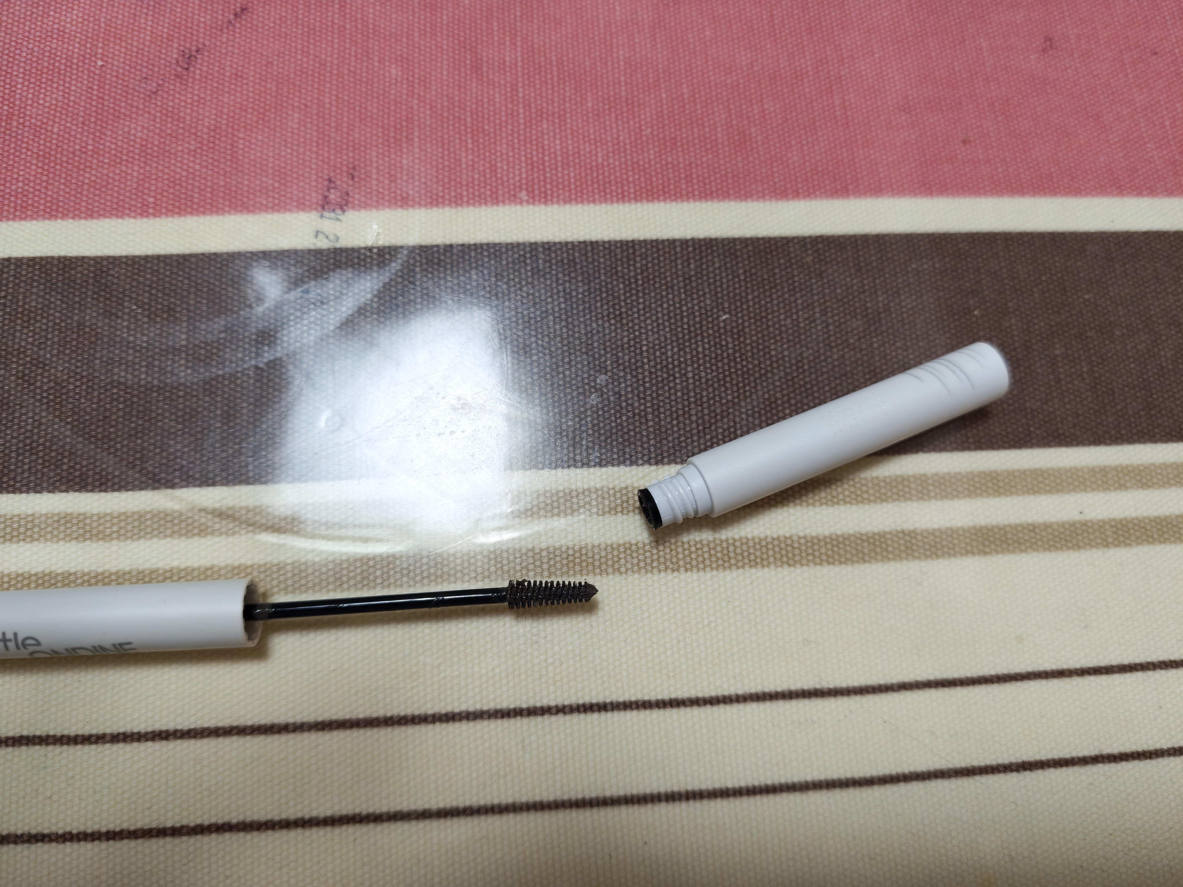小奥汀（littleondine）双头定型水眉笔01淡颜黑茶2.1ml野生眉胶笔持久防水防汗不易晕染 实拍图