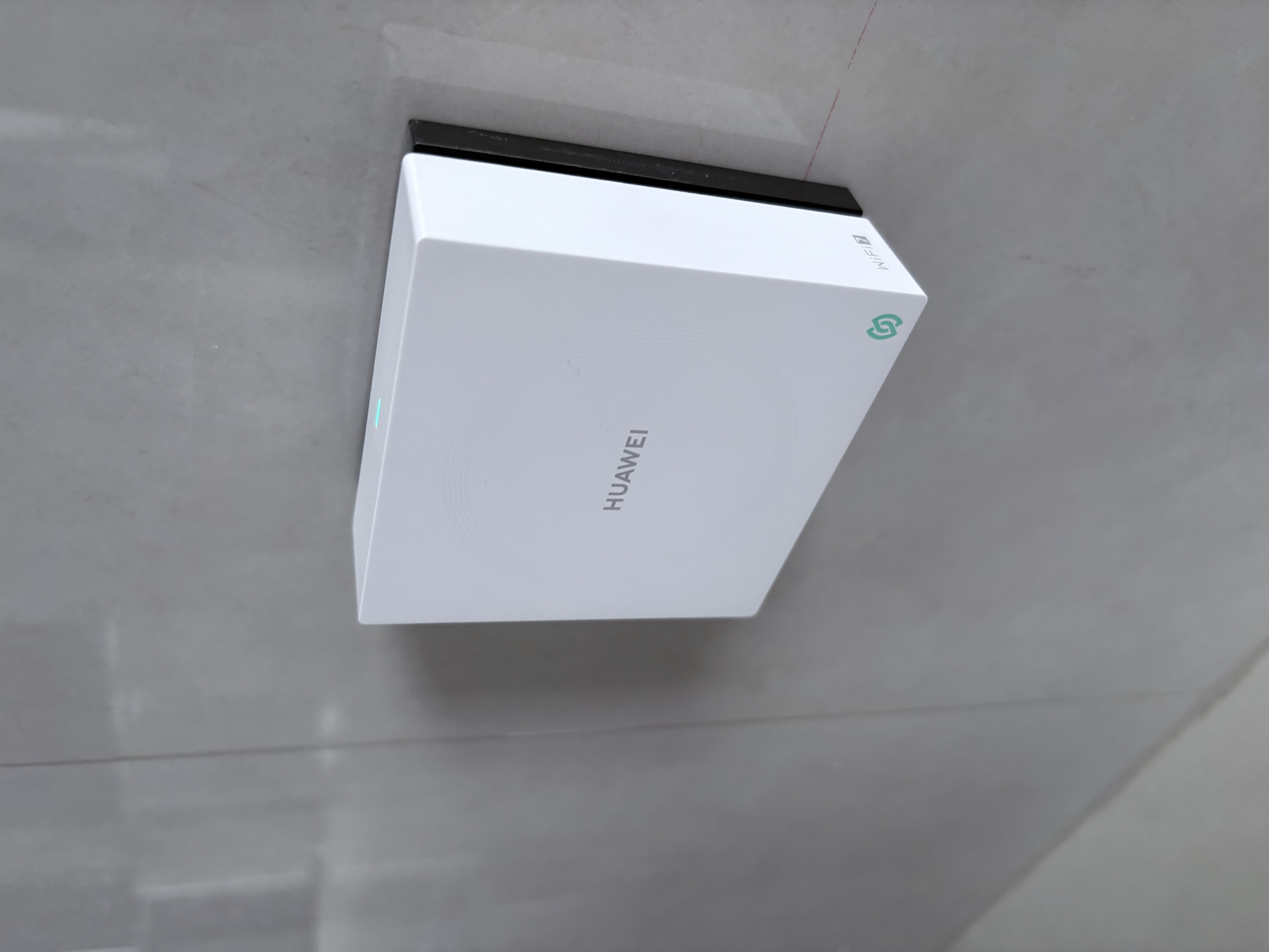 华为凌霄子母路由 Q7 网线版（1母4子套装）疾速Wi-Fi 7 路由器千兆穿墙 全球首款星闪网关路由      实拍图