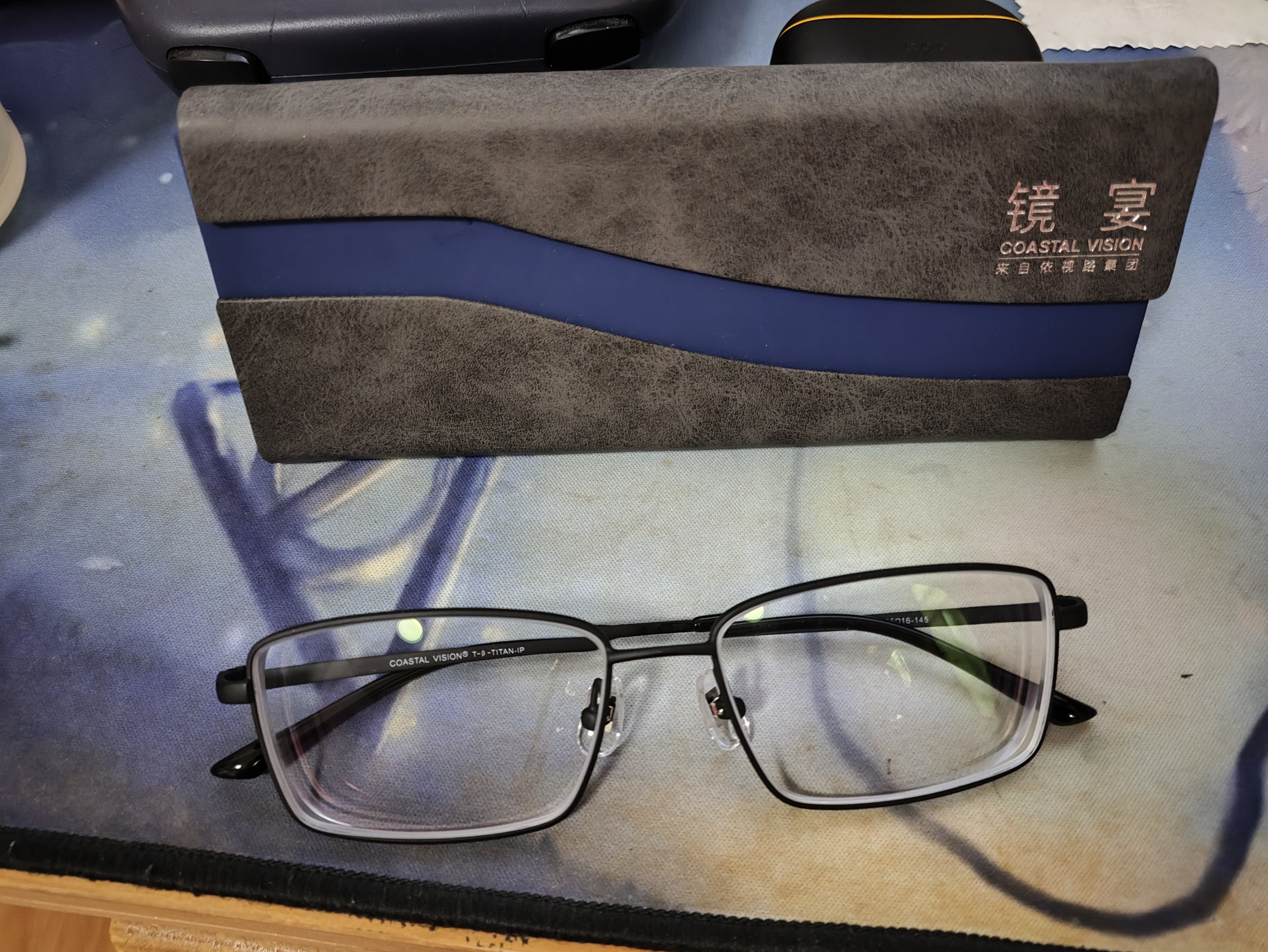 依视路（ESSILOR） 新款商务男镜架时尚镜框女配依视路镜片近视定制眼镜网上配镜 钛金属-全框-4004BK-黑色 镜框+依视路膜岩高清1.60现片 实拍图