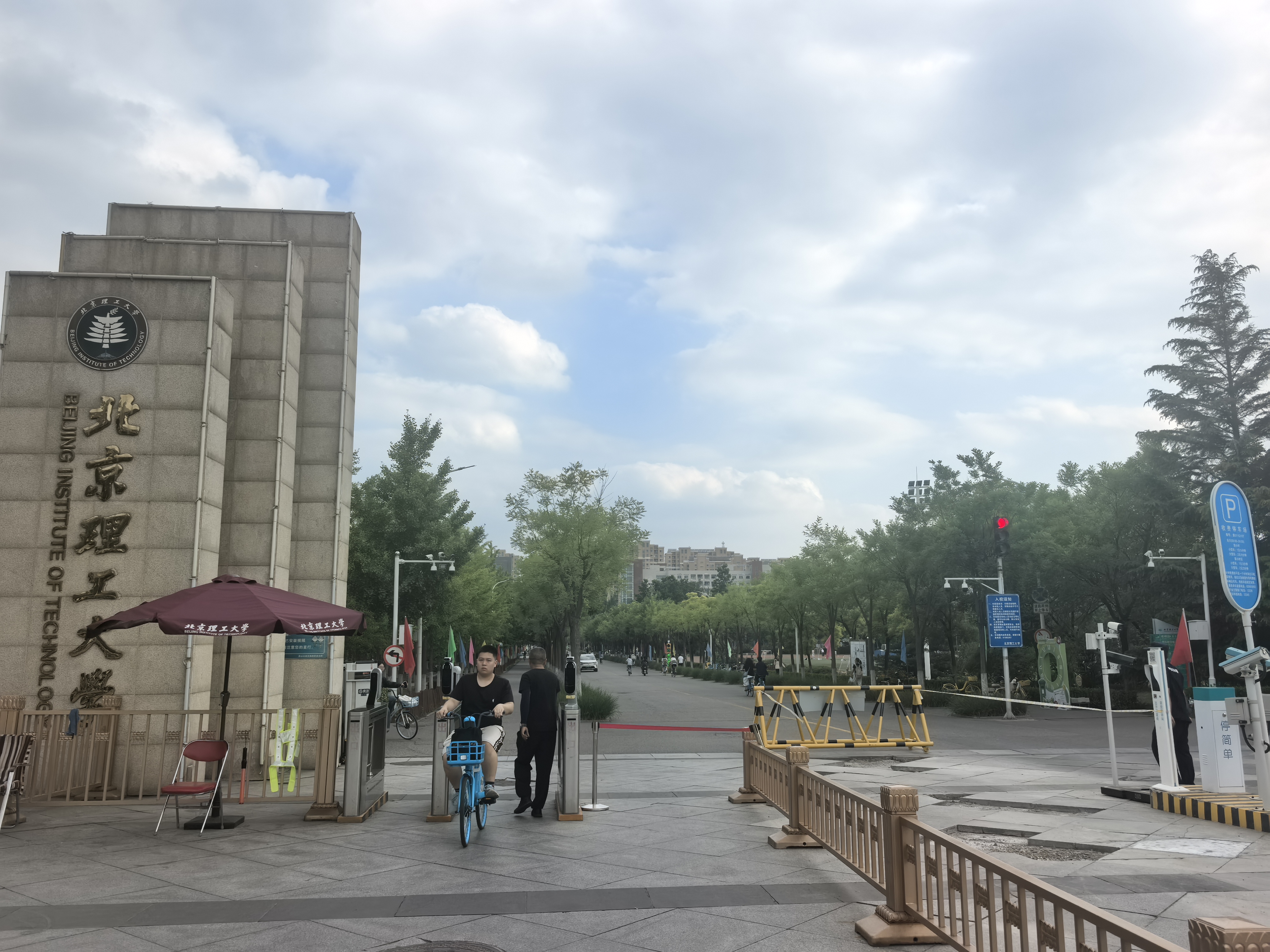 东菱（Donlim）蒸汽清洁机多功能蒸汽拖把高温蒸汽杀菌除螨家用厨房镜面去污织物除菌螨高温蒸汽拖把DL-7006 实拍图