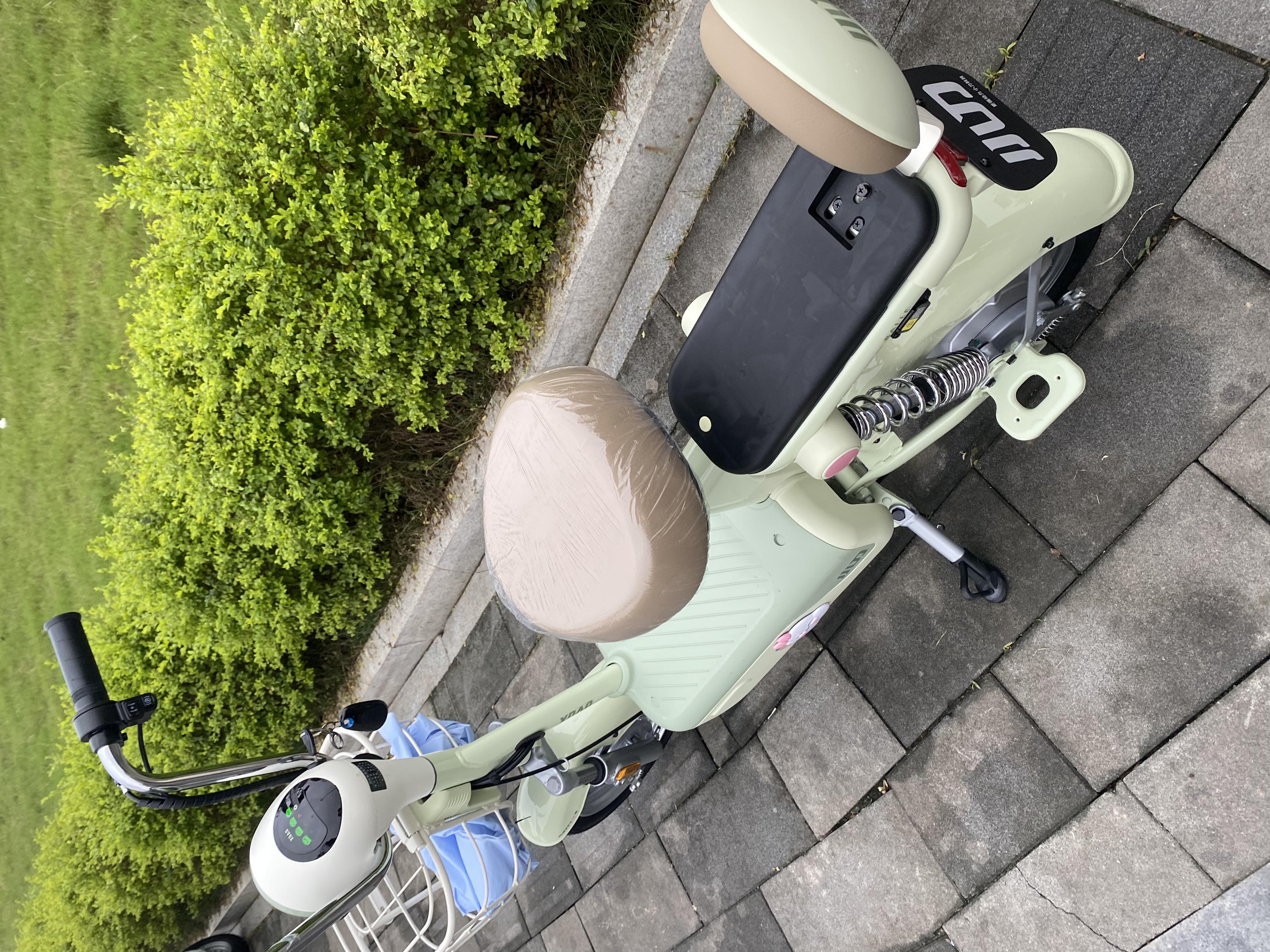 小刀2026新新国标48V20Ah铅酸电动自行车踏板简易电自通用轻便电瓶车【无需驾照】 原彩浅绿/纳纱绿-蓝牙解锁 实拍图