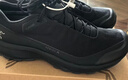 ARC'TERYX始祖鸟 AERIOS FL GTX 男子 徒步鞋 BLACK/PILOT/黑色/航空灰 41 UK 7.5 实拍图
