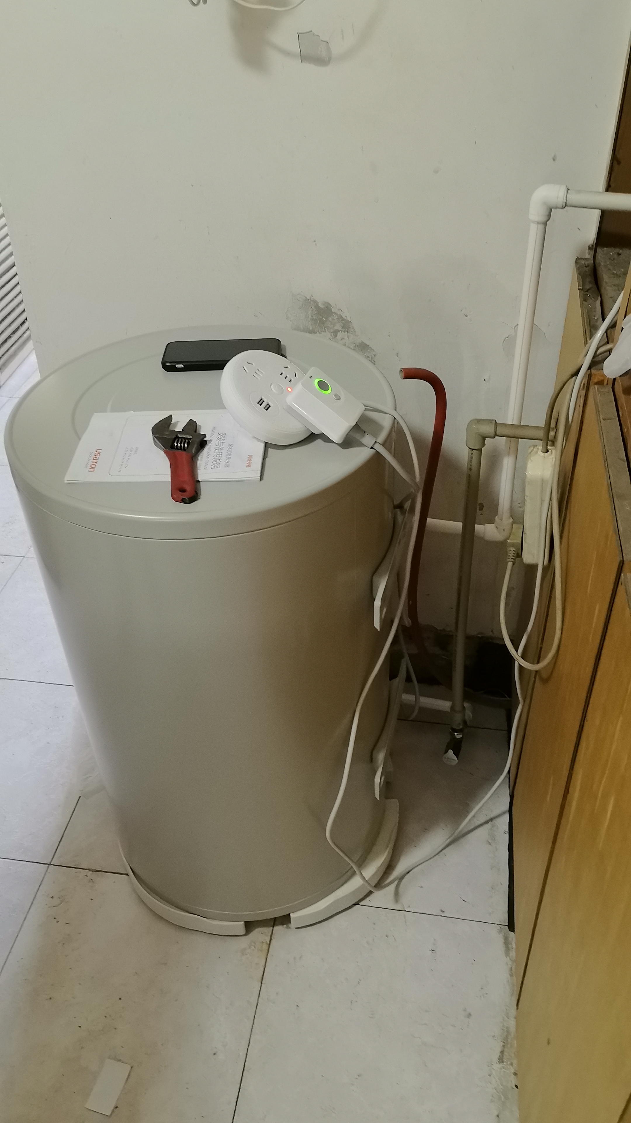 阿诗丹顿坐地式竖式落地式电热水器小尺寸速热储水式立式热水器小型隐藏式40升/50升/60升/80升/100升/125L 80L 横挂竖挂落地安装 实拍图