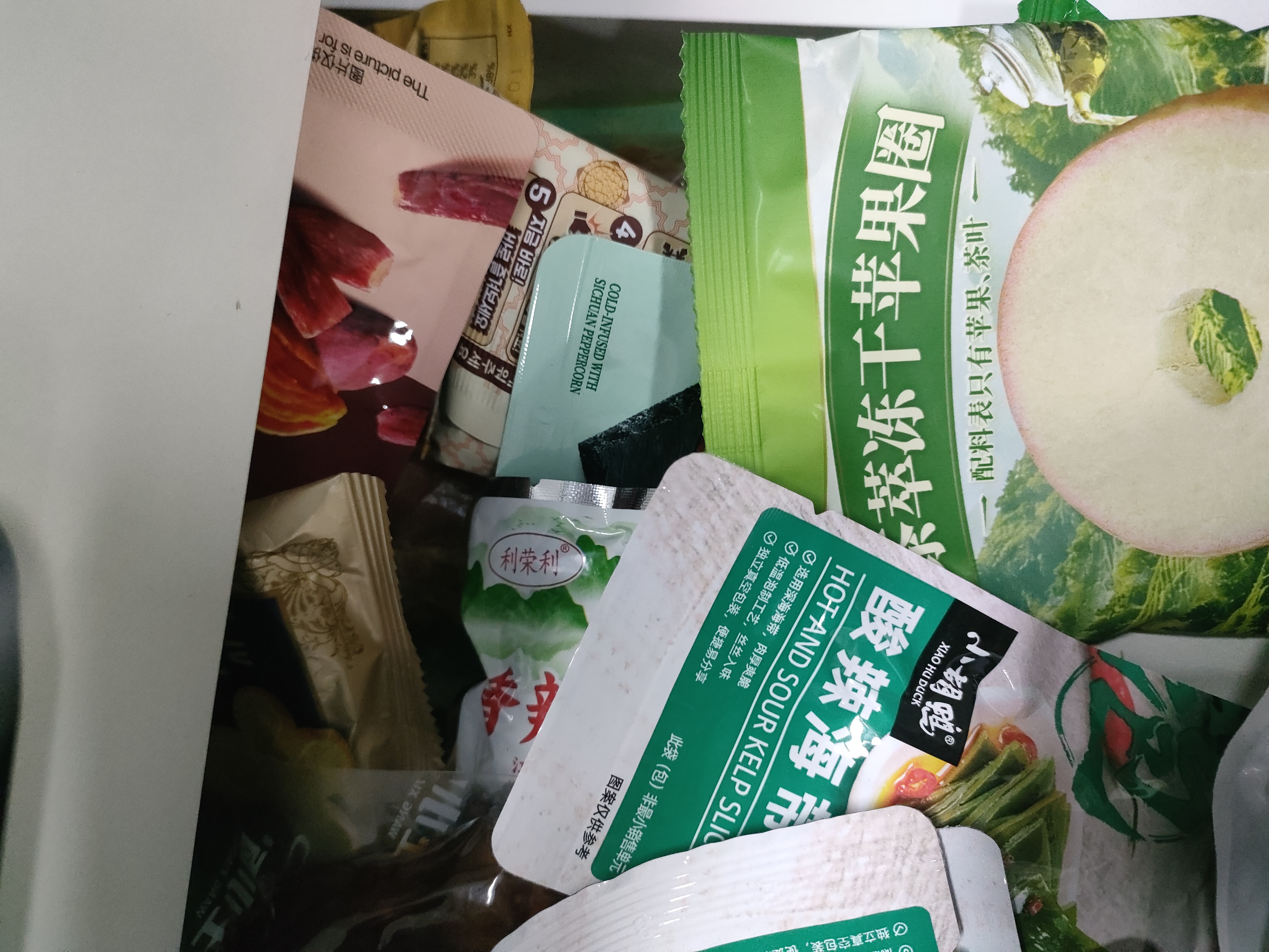 维达（Vinda）超净化纯水湿巾80片*8包 家庭囤货湿巾大包湿纸巾 新旧包装随机 实拍图
