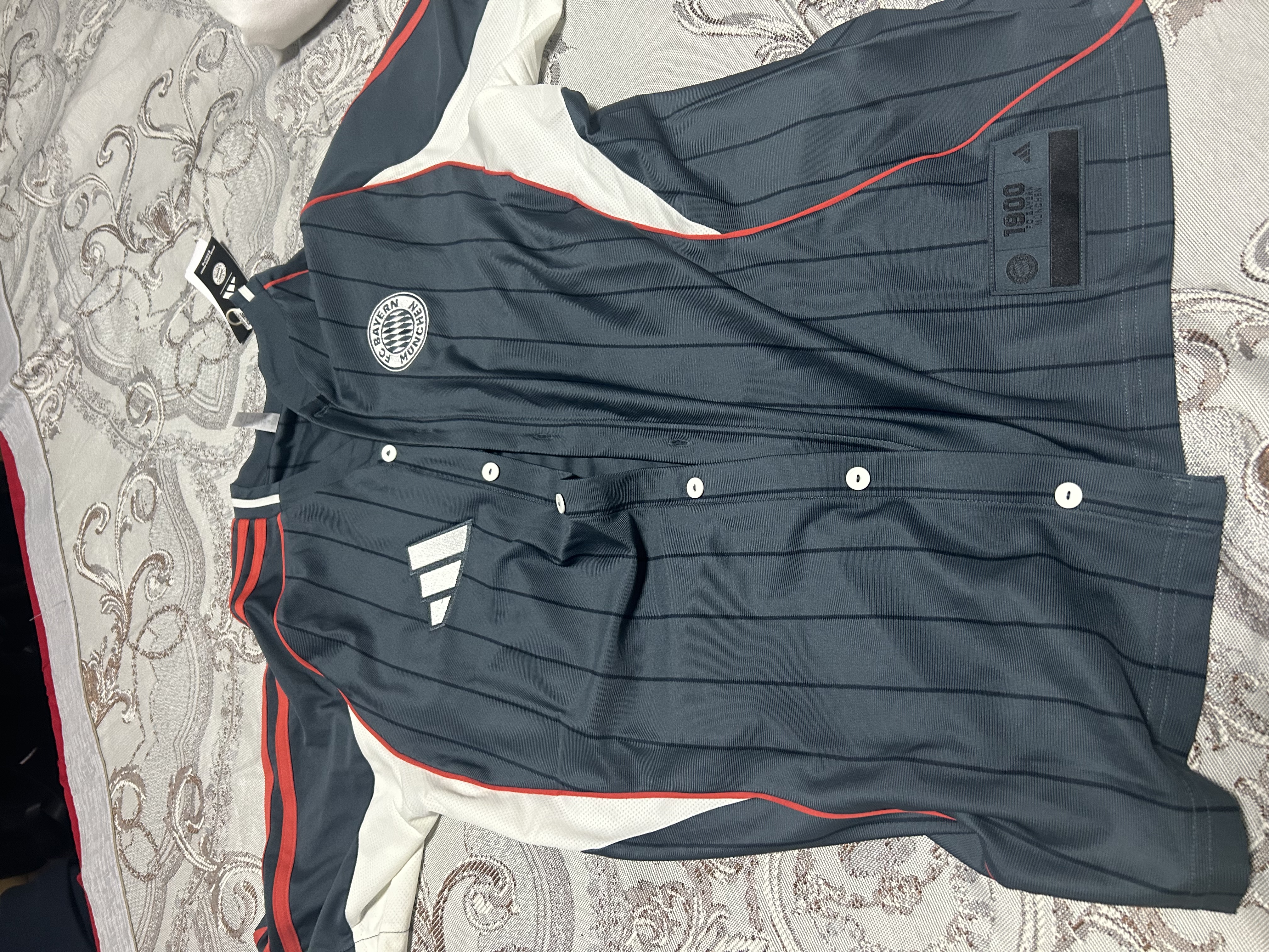 阿迪达斯（adidas）男 足球系列 FCB US SHIRT 拜仁 巴伐利亚观赛短袖 JM9435深青灰M 实拍图