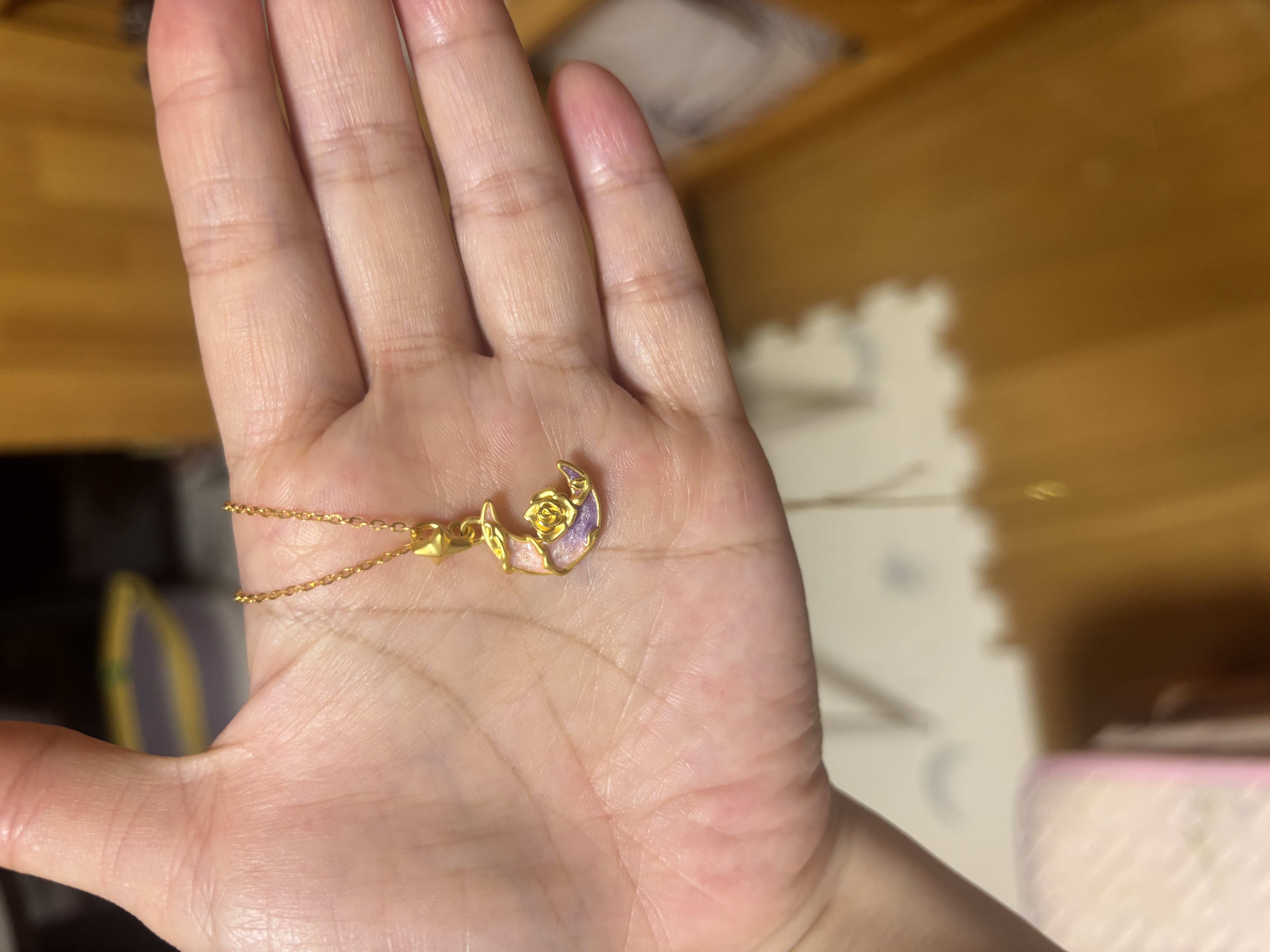 周大生黄金莫奈吊坠月下玫瑰足金荧光珐琅项链送女友生日礼物 1.15g 实拍图