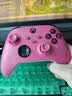 XBOX微软Xbox Series S/X无线Xbox手柄 XSS XSX 蓝牙游戏手柄 PC电脑 Xbox手柄 玫红粉+充电组+接收器 实拍图