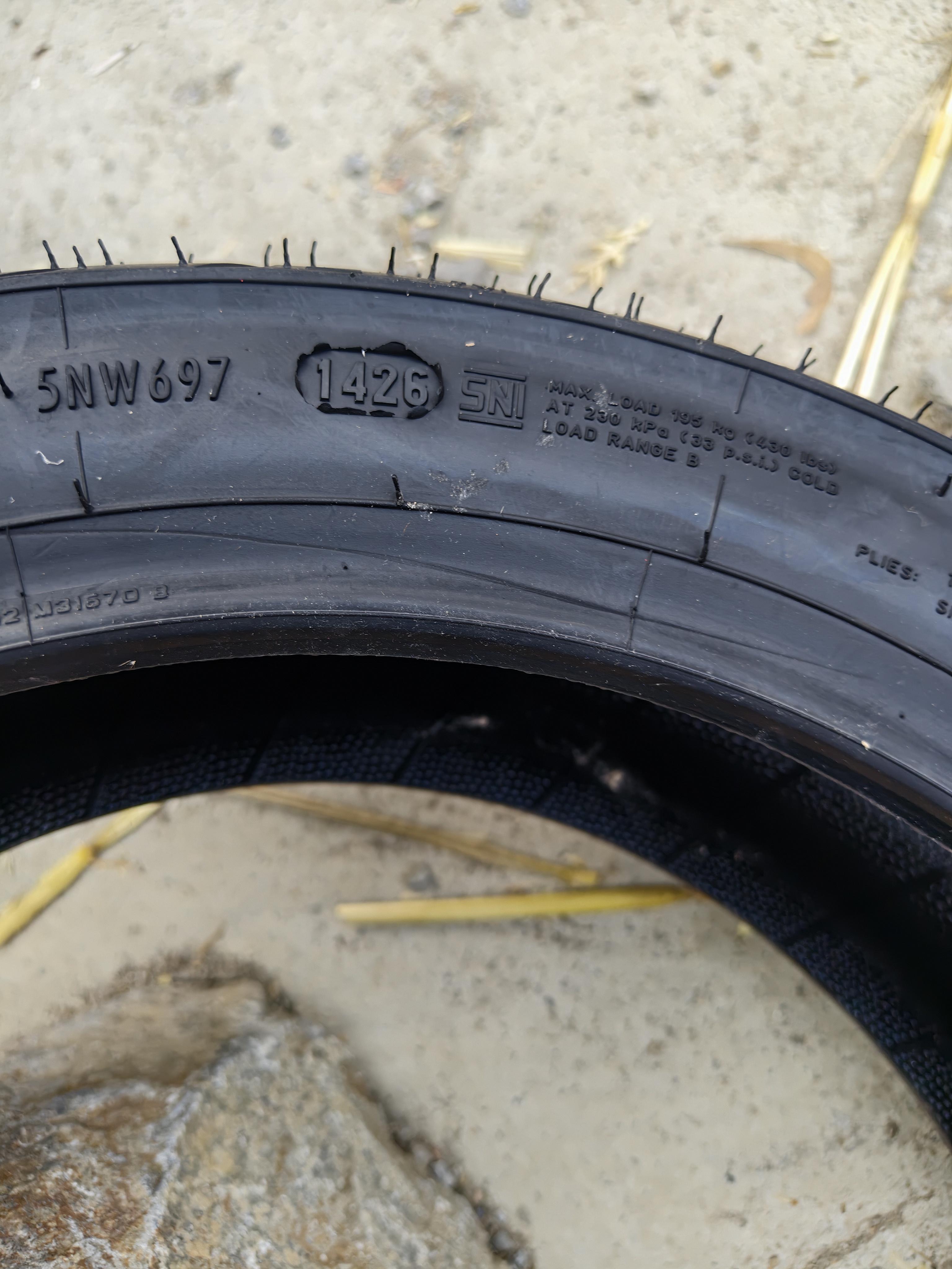倍耐力（Pirelli）天使胎踏板摩托车轮胎电动车真空胎半热熔电瓶车 前后轮120/70-12 实拍图