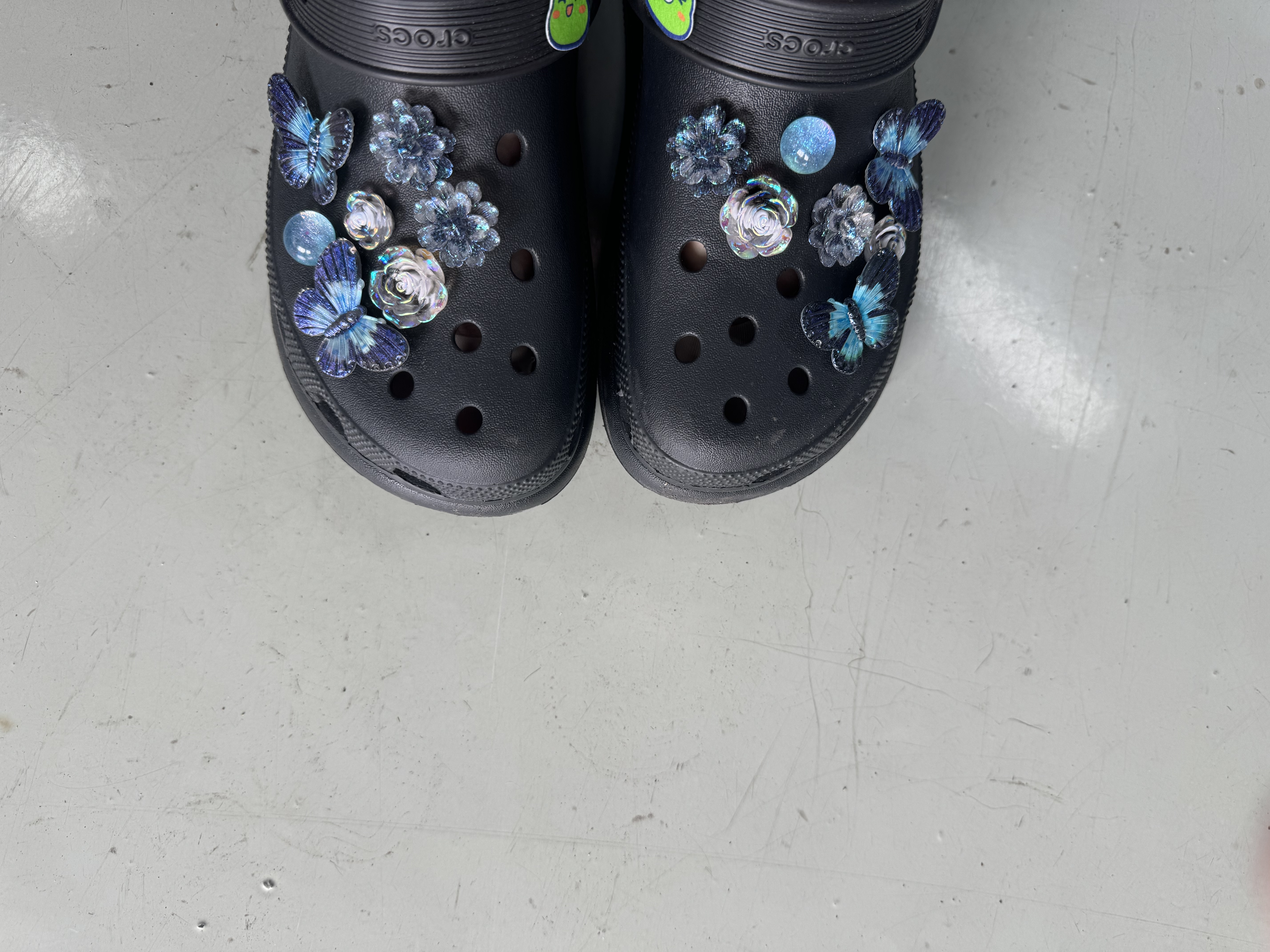 卡骆驰（CROCS）（crocs）经典泡芙Clog男女沙滩洞洞鞋凉拖鞋 207521-001 37 实拍图