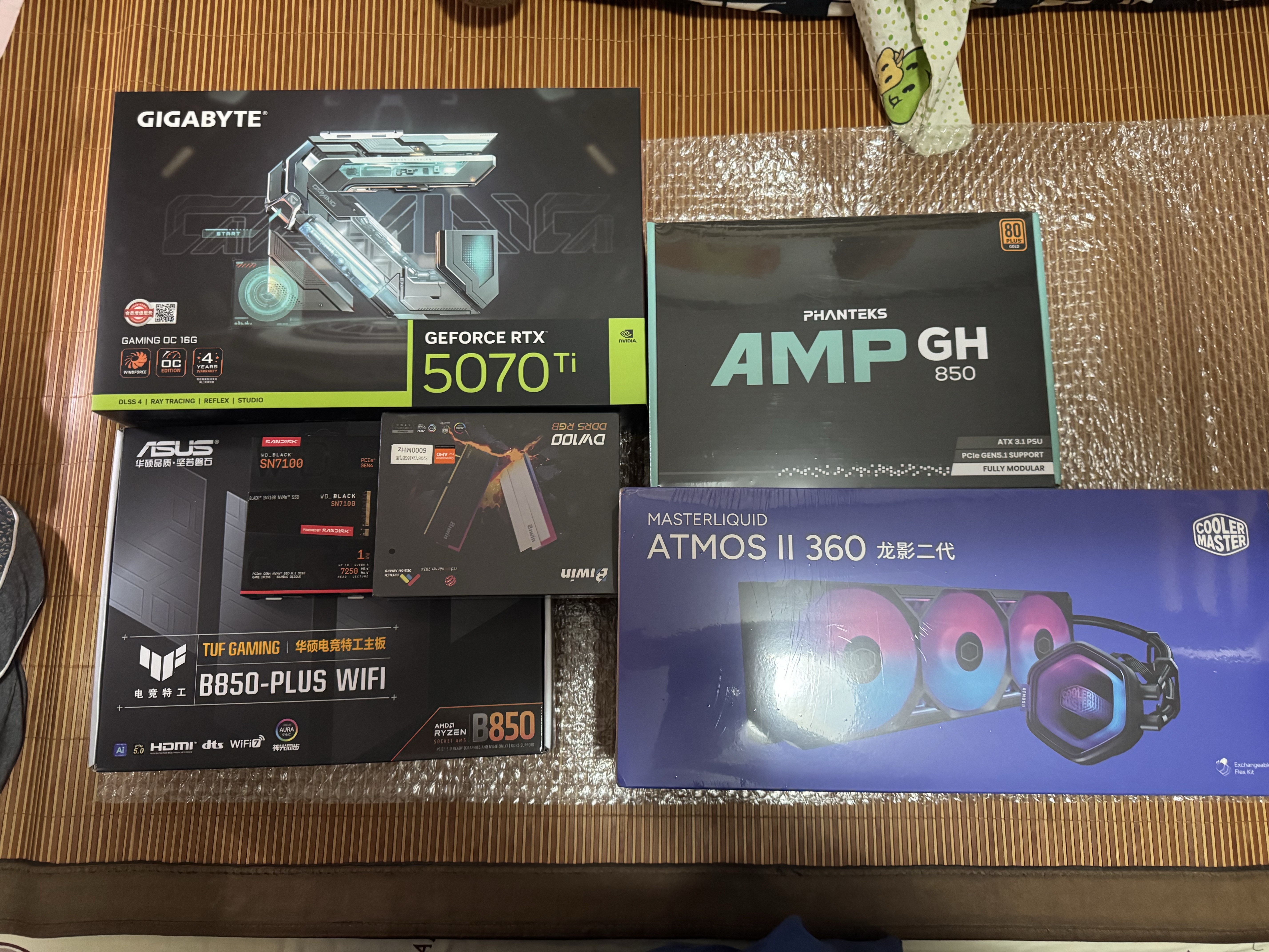 追风者（PHANTEKS）AMP GH金牌850W全模组黑色电脑机箱电源(ATX3.1/PCIe5.1/12V-2x6 /日系电容/5080显卡） 实拍图